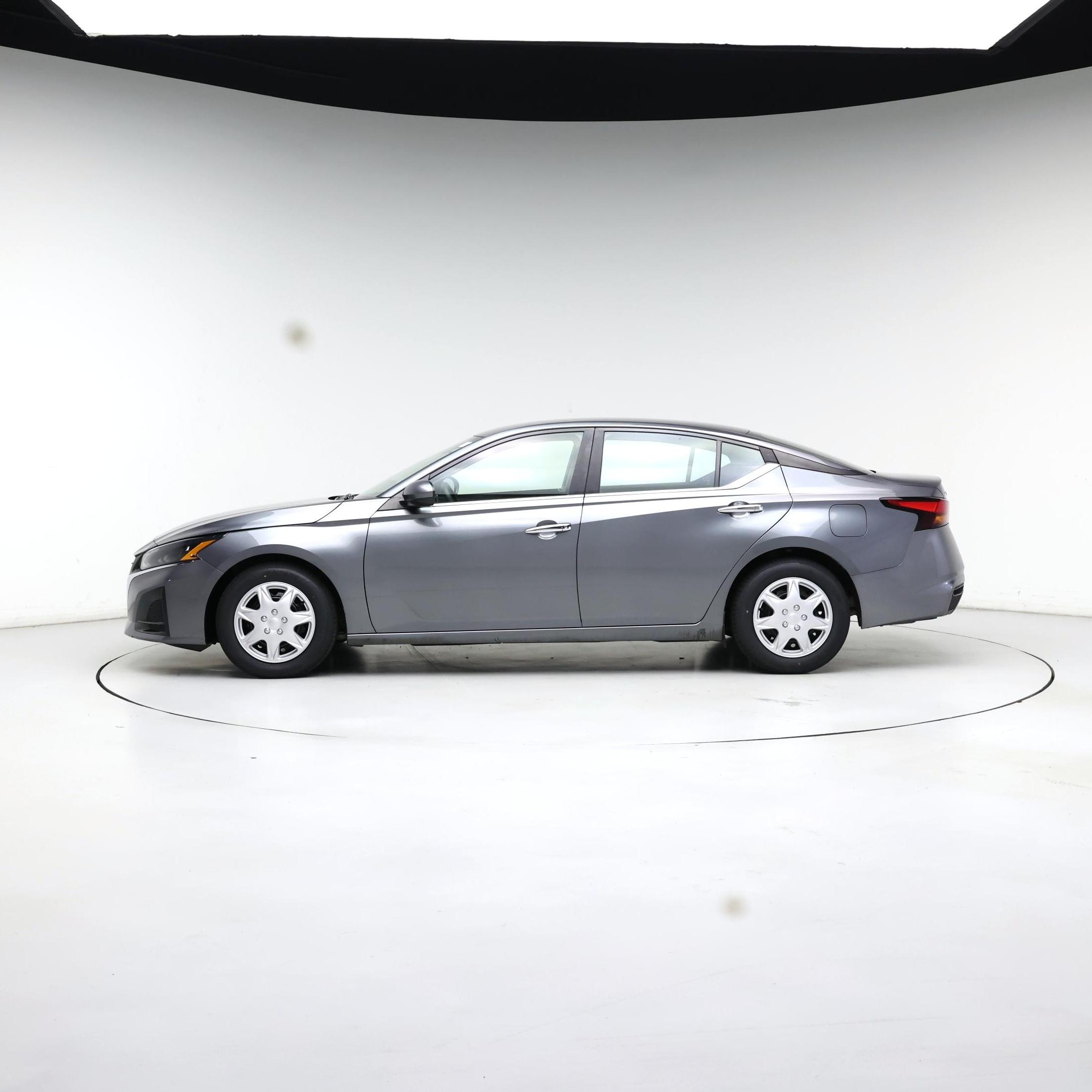 Thumbnail: 2023 Nissan Altima - 3