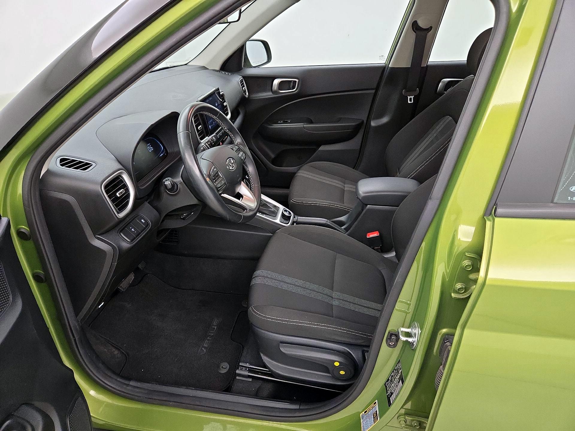 Thumbnail: 2023 Hyundai Venue - 11