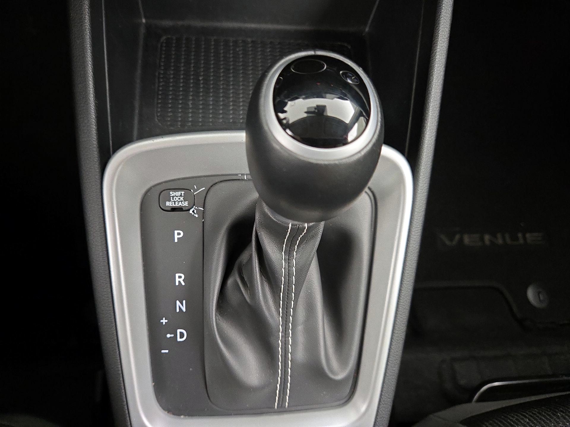 Thumbnail: 2023 Hyundai Venue - 17