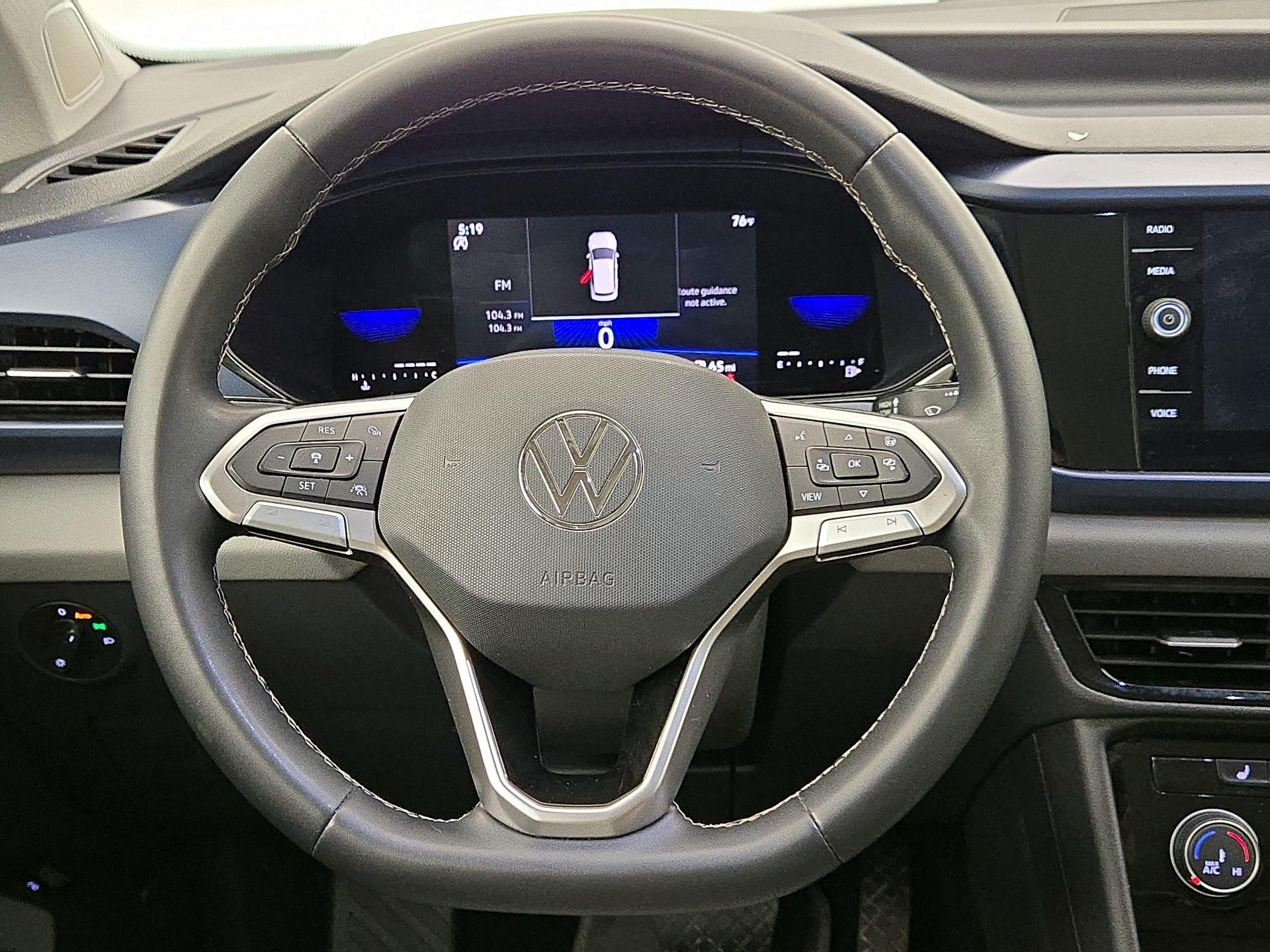 Thumbnail: 2023 Volkswagen Taos - 10