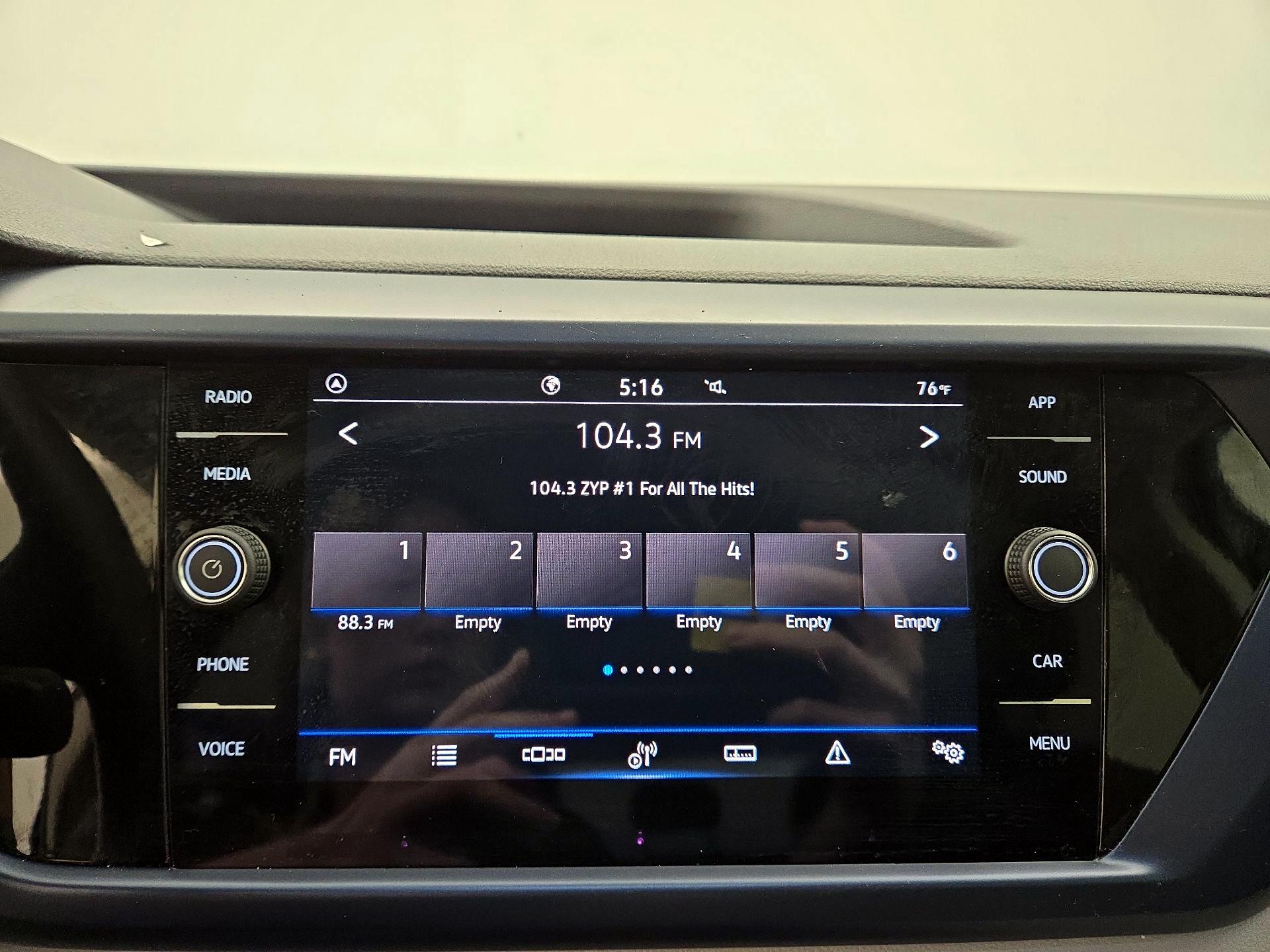 Thumbnail: 2023 Volkswagen Taos - 15