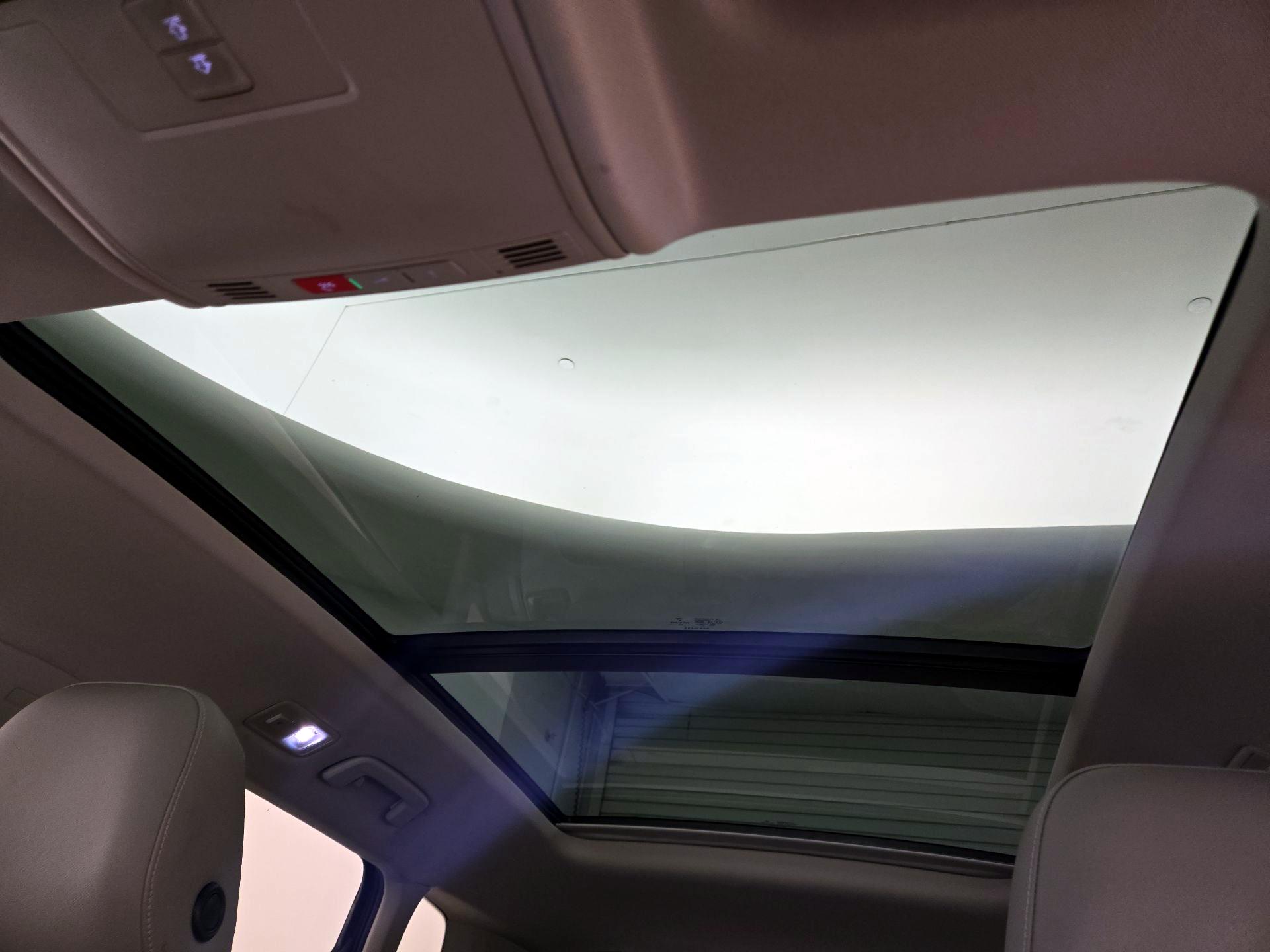 Thumbnail: 2023 Volkswagen Taos - 19