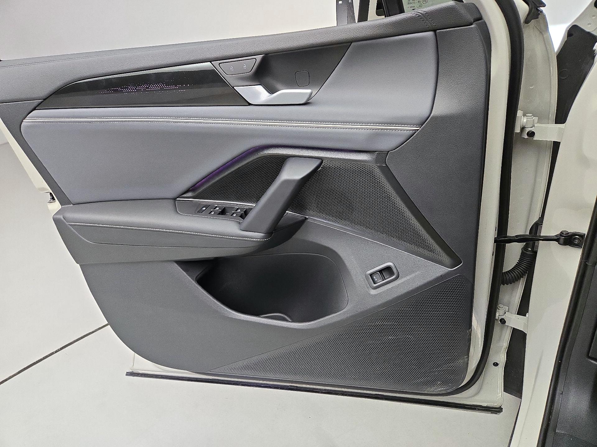 Thumbnail: 2026 Volkswagen Tiguan - 12