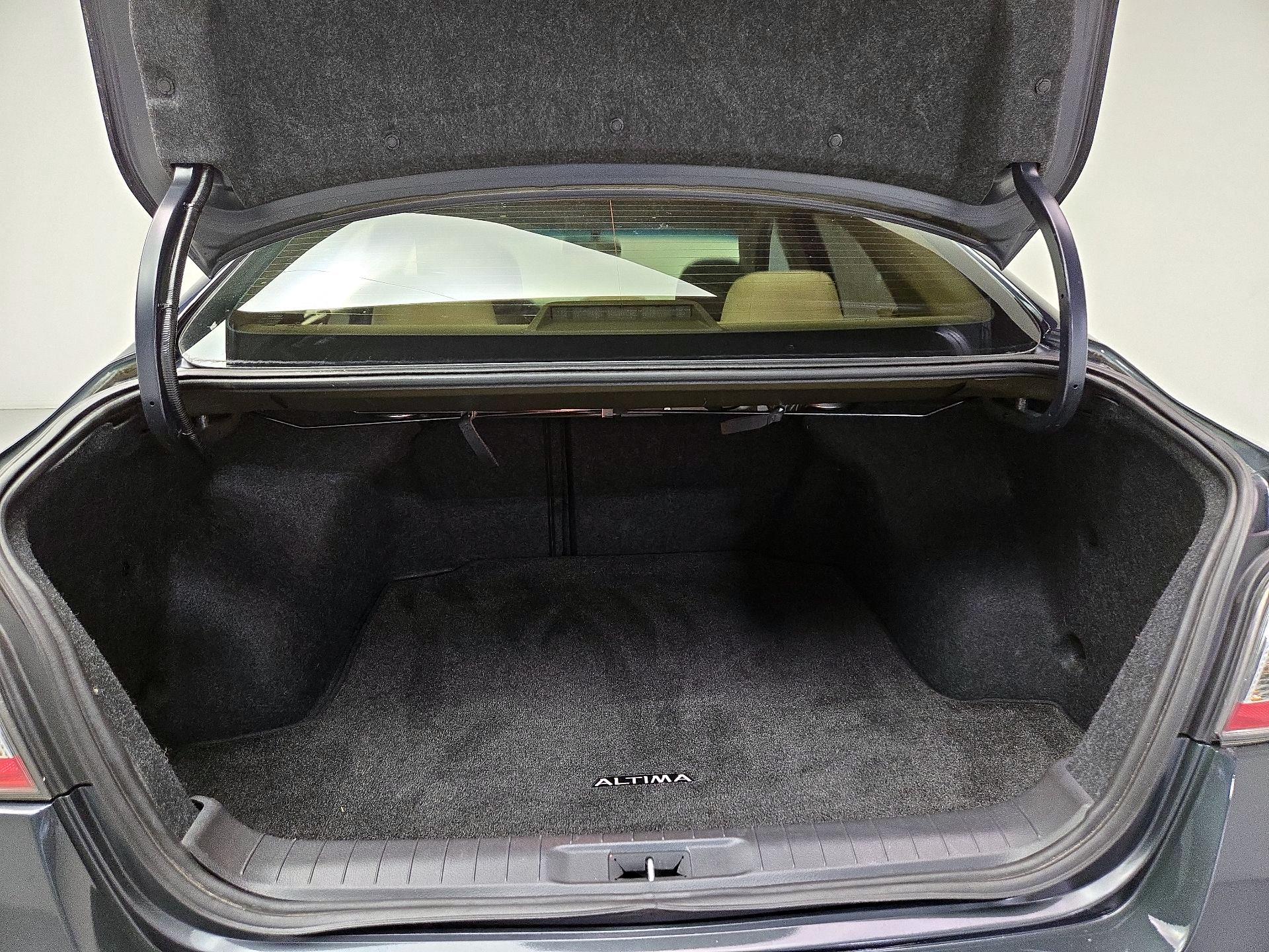 Thumbnail: 2015 Nissan Altima - 19