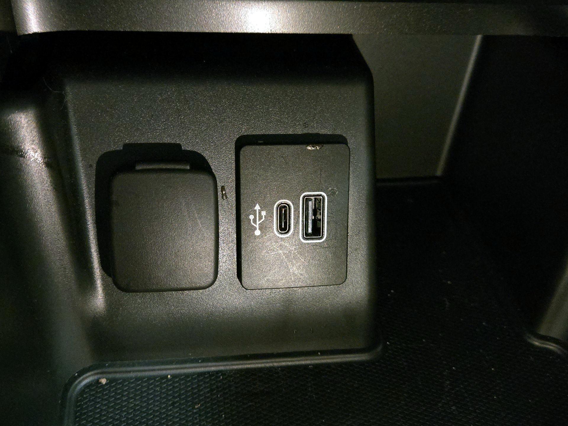 Thumbnail: 2025 Ford Explorer - 18