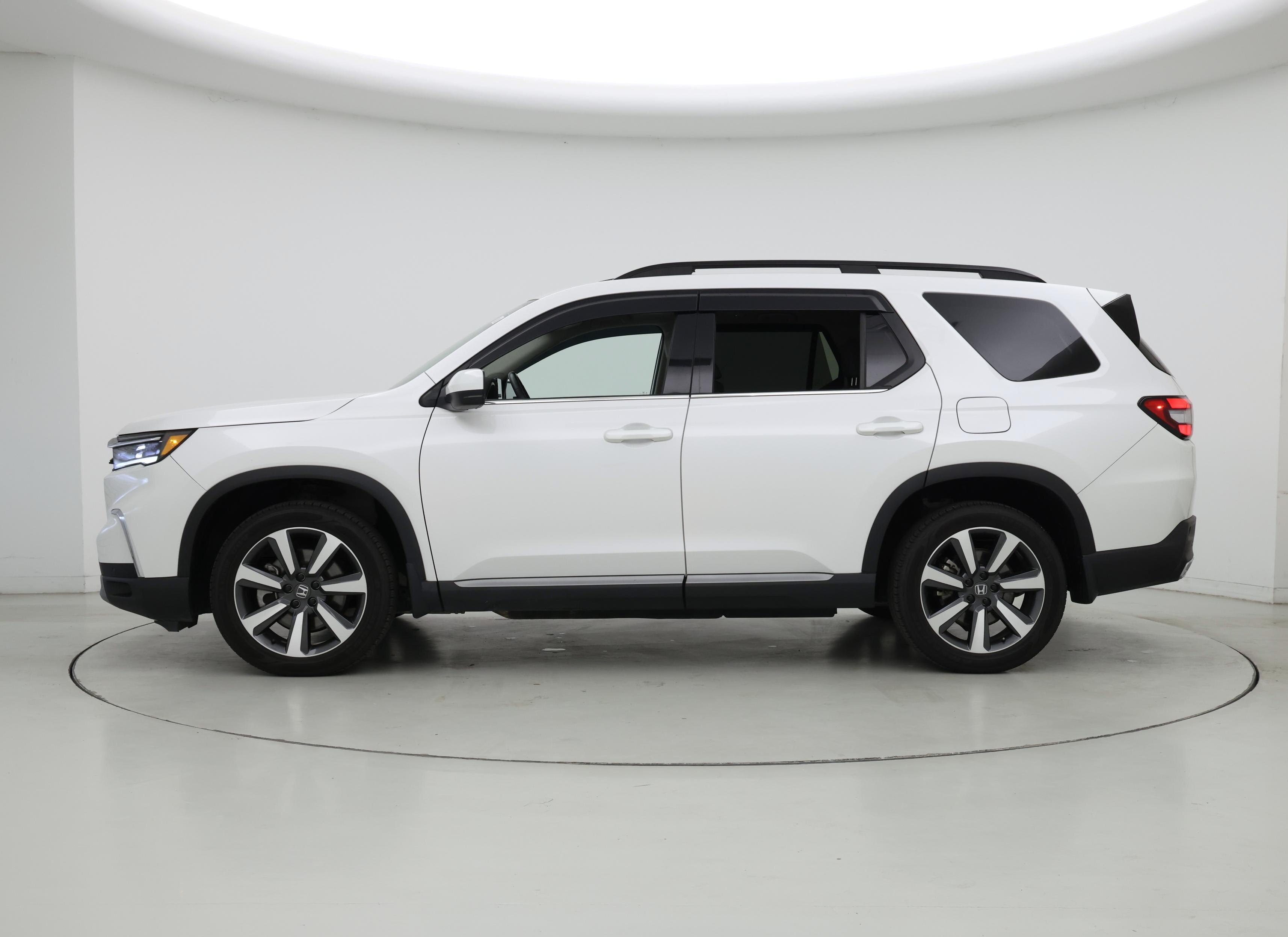 Thumbnail: 2023 Honda Pilot - 3