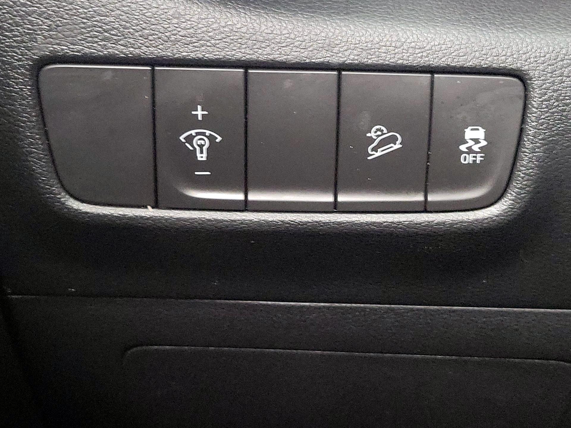 Thumbnail: 2022 Hyundai Kona - 13