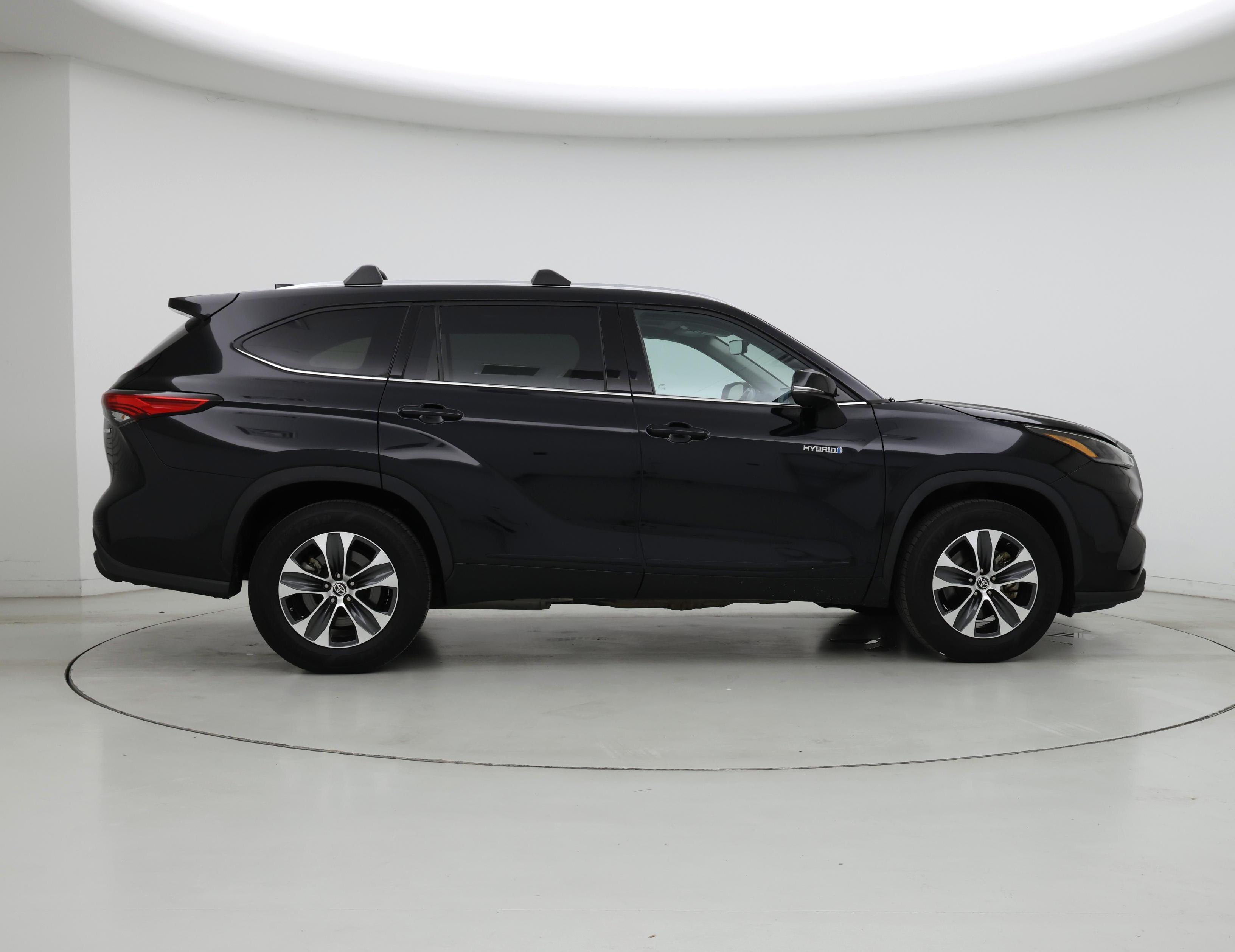 Thumbnail: 2021 Toyota Highlander - 7