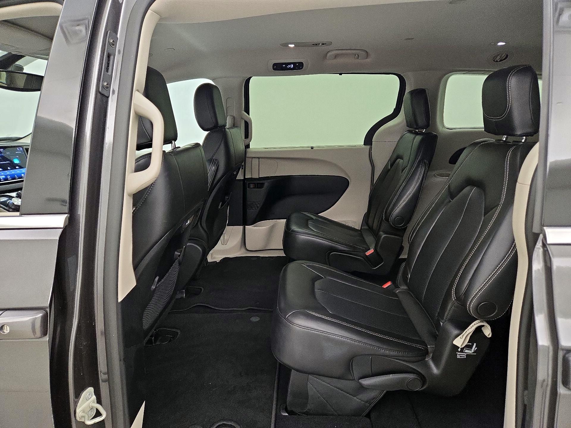 Thumbnail: 2023 Chrysler Pacifica - 19