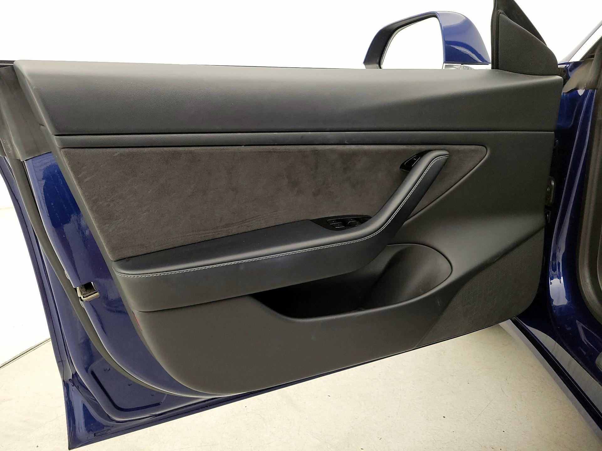 Thumbnail: 2020 Tesla Model 3 - 12