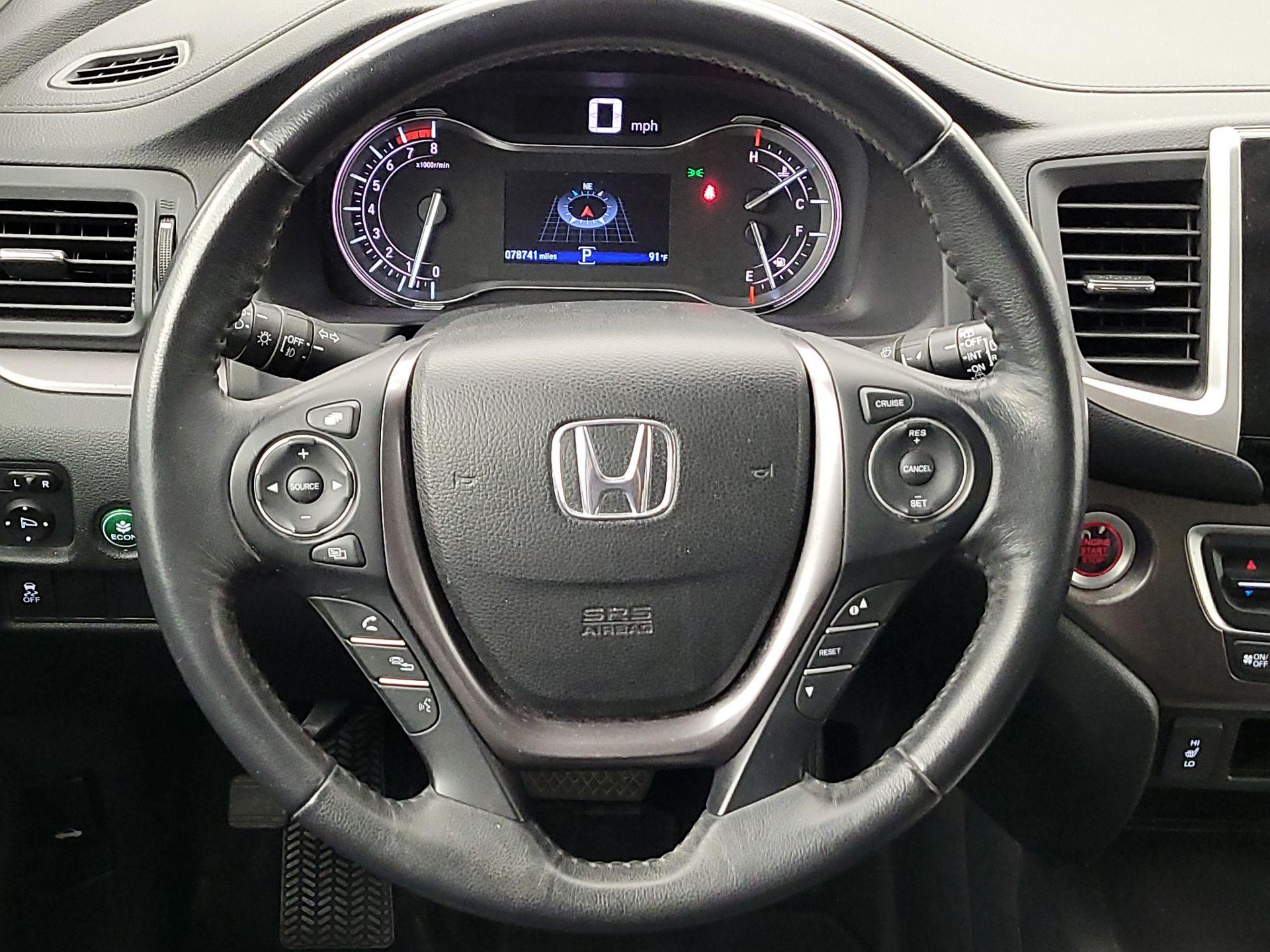 Thumbnail: 2017 Honda Pilot - 10