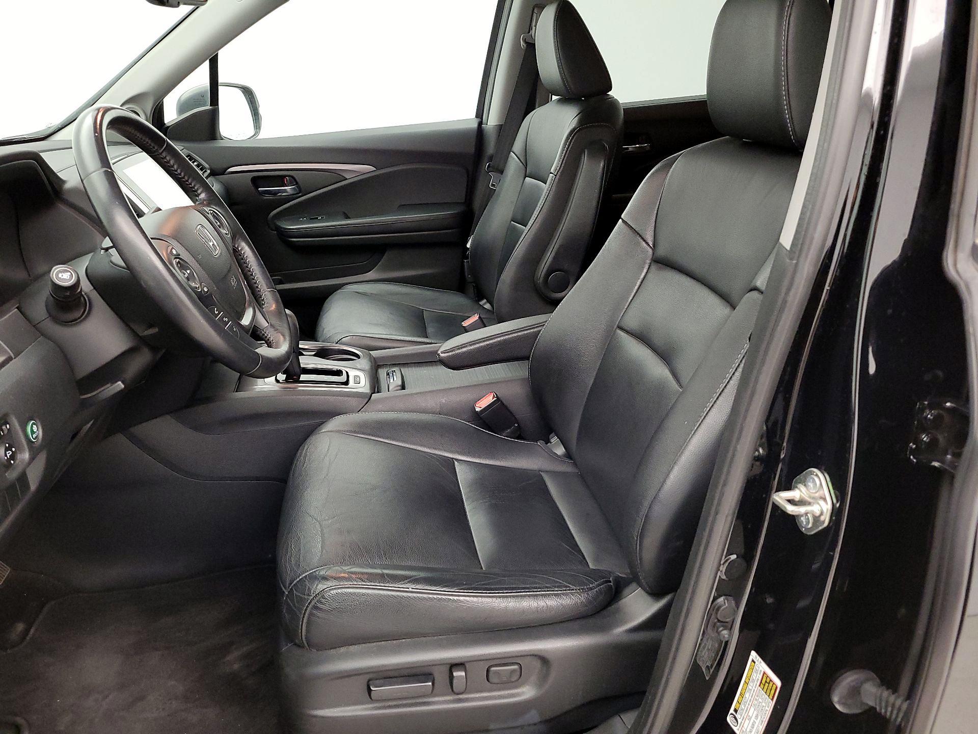 Thumbnail: 2017 Honda Pilot - 11