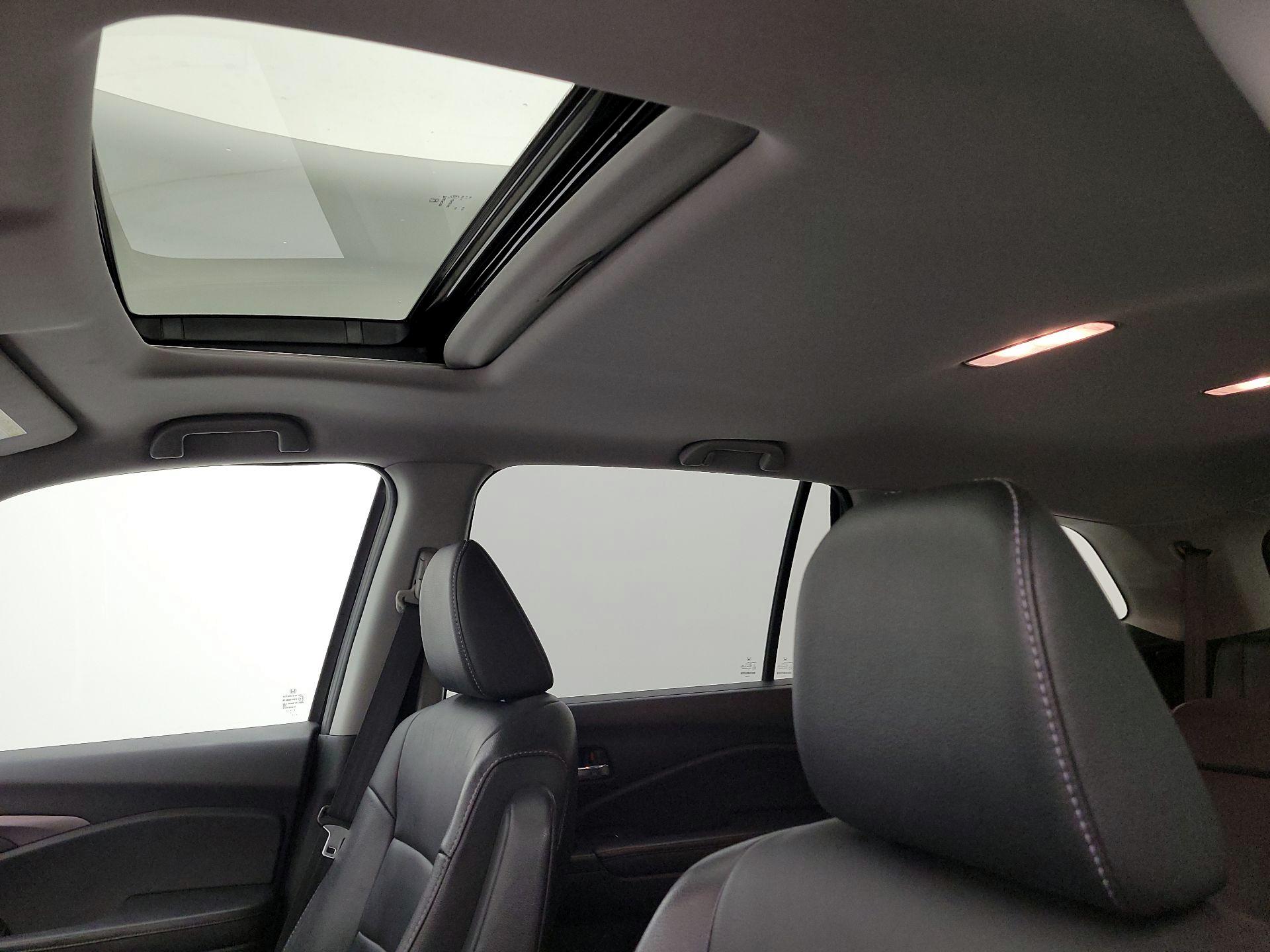 Thumbnail: 2017 Honda Pilot - 19