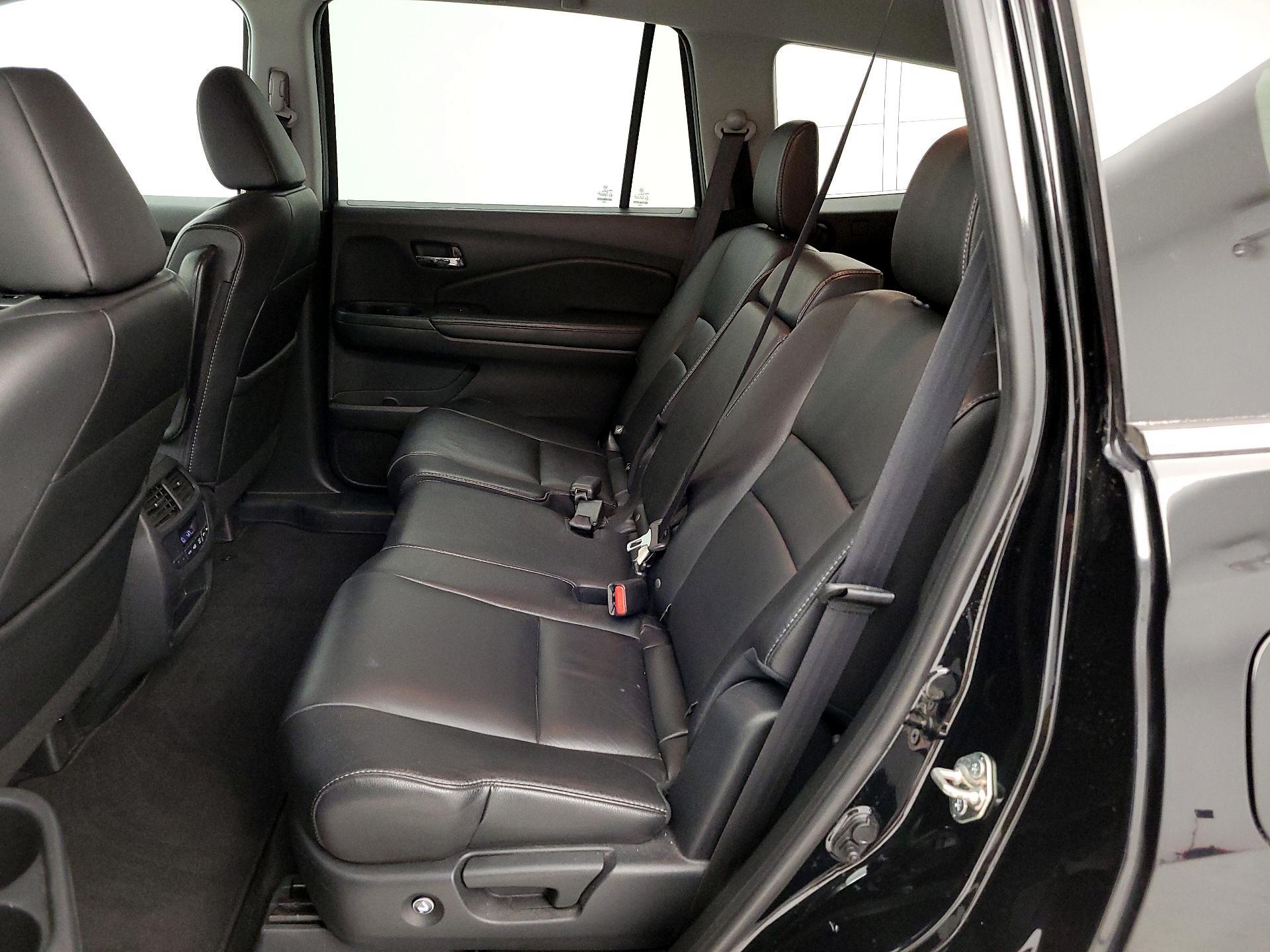 Thumbnail: 2017 Honda Pilot - 20