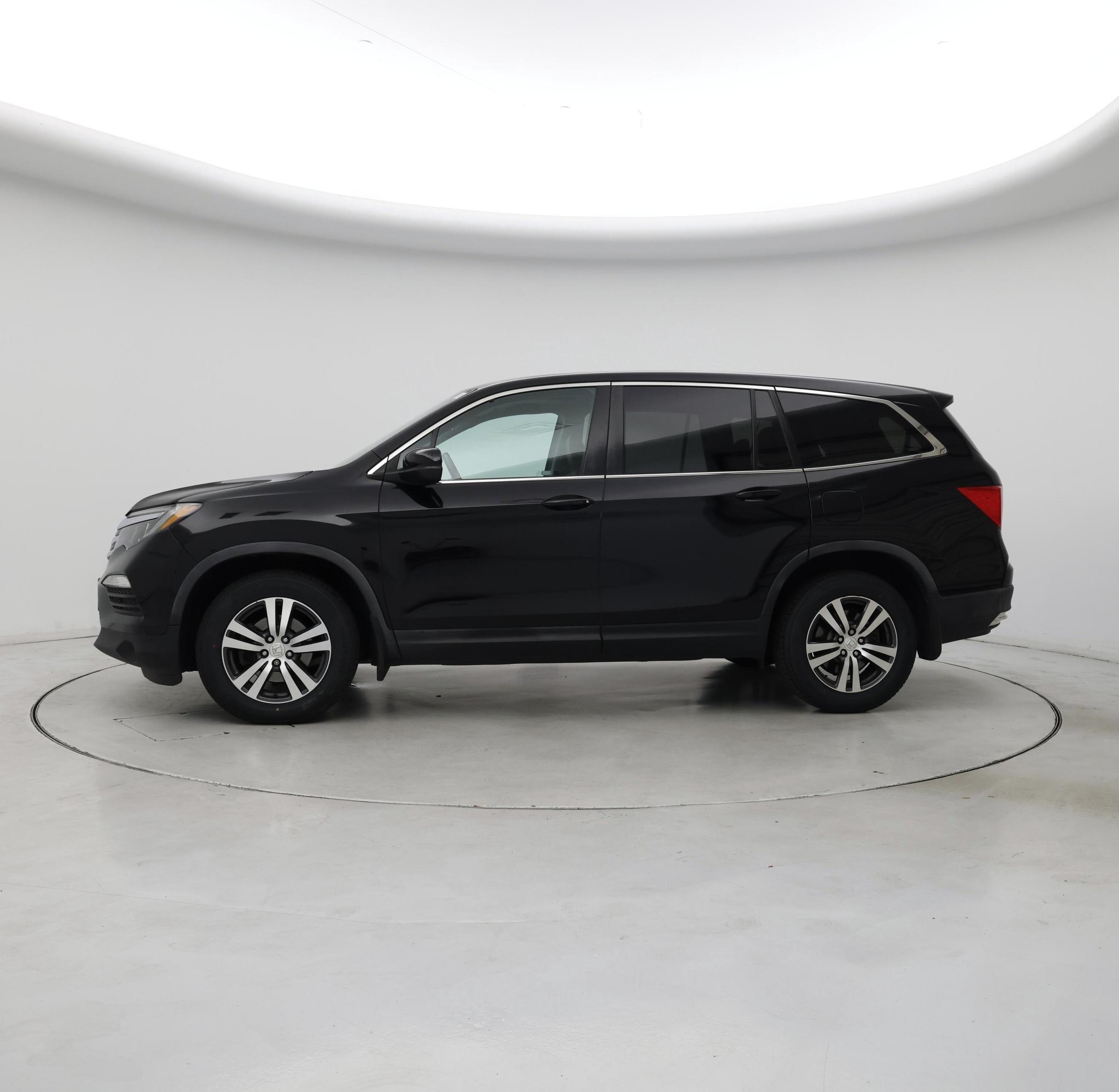 Thumbnail: 2017 Honda Pilot - 3