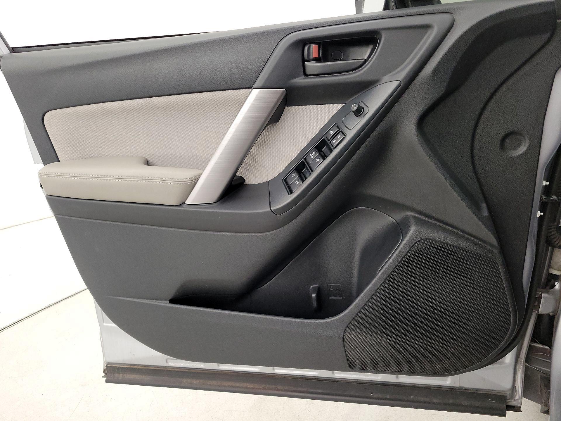 Thumbnail: 2016 Subaru Forester - 12