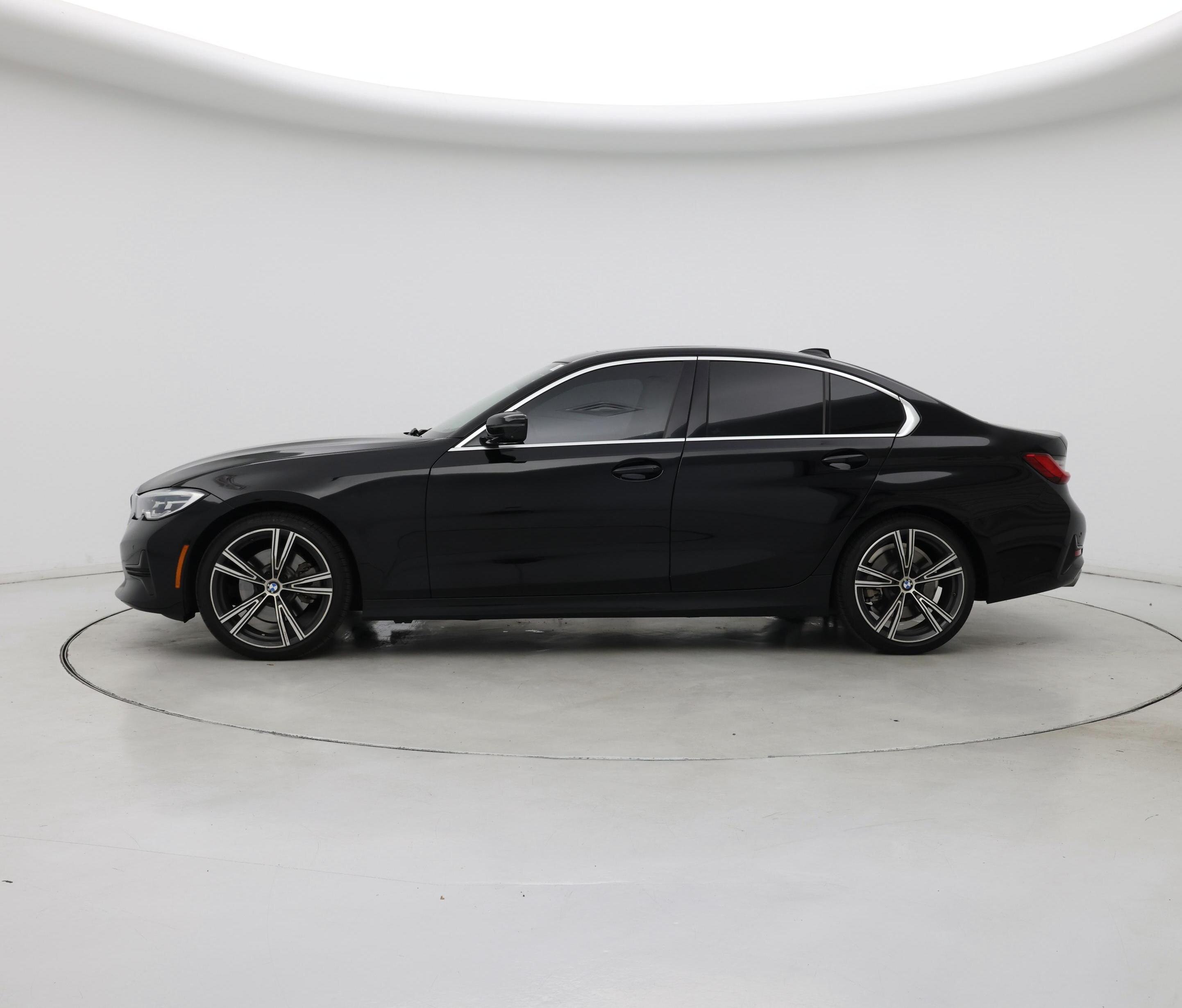 Thumbnail: 2021 BMW 3 Series - 3