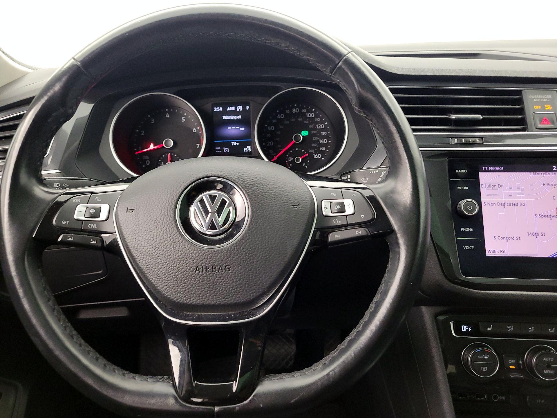 Thumbnail: 2018 Volkswagen Tiguan - 10