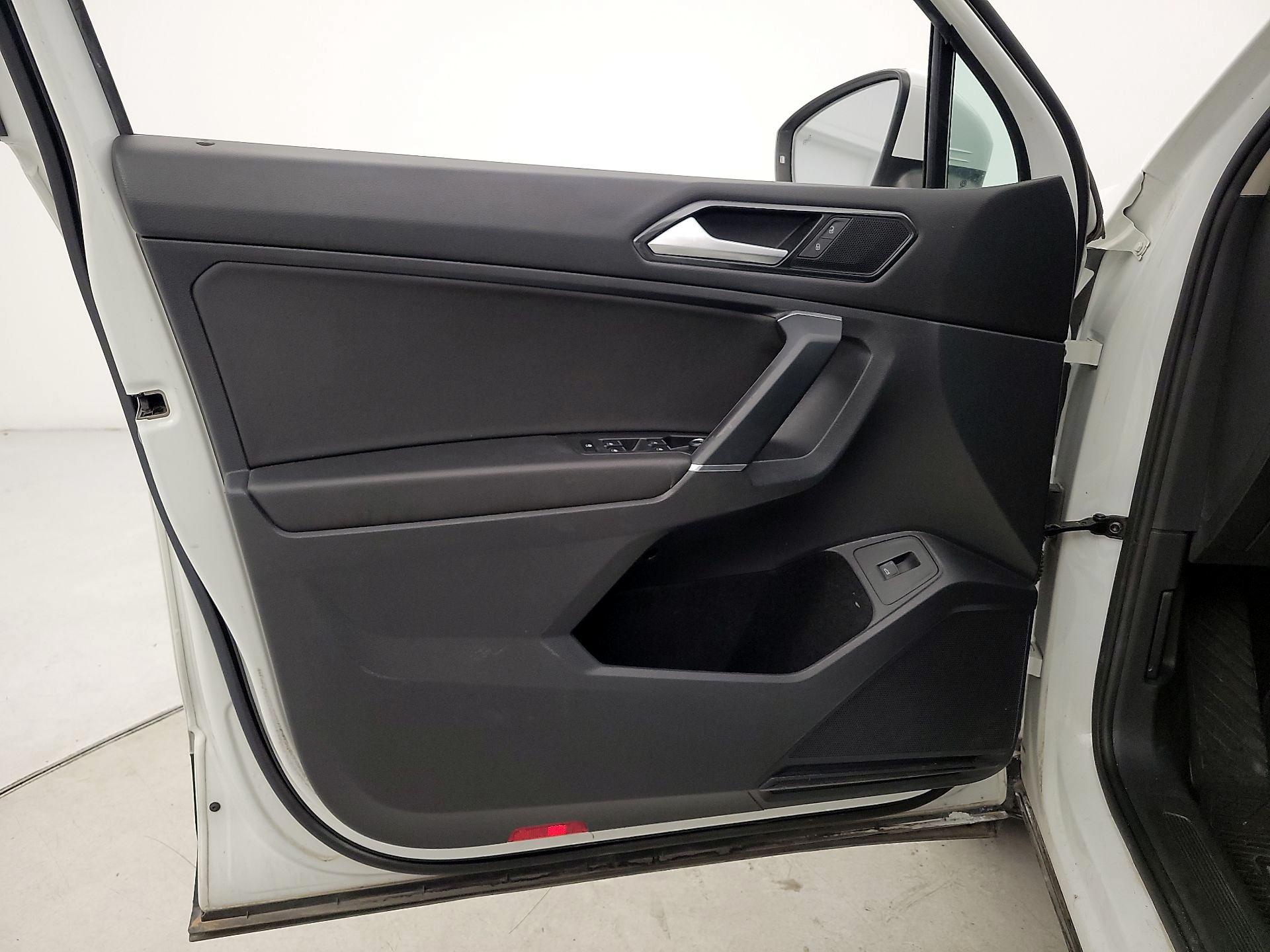 Thumbnail: 2018 Volkswagen Tiguan - 12