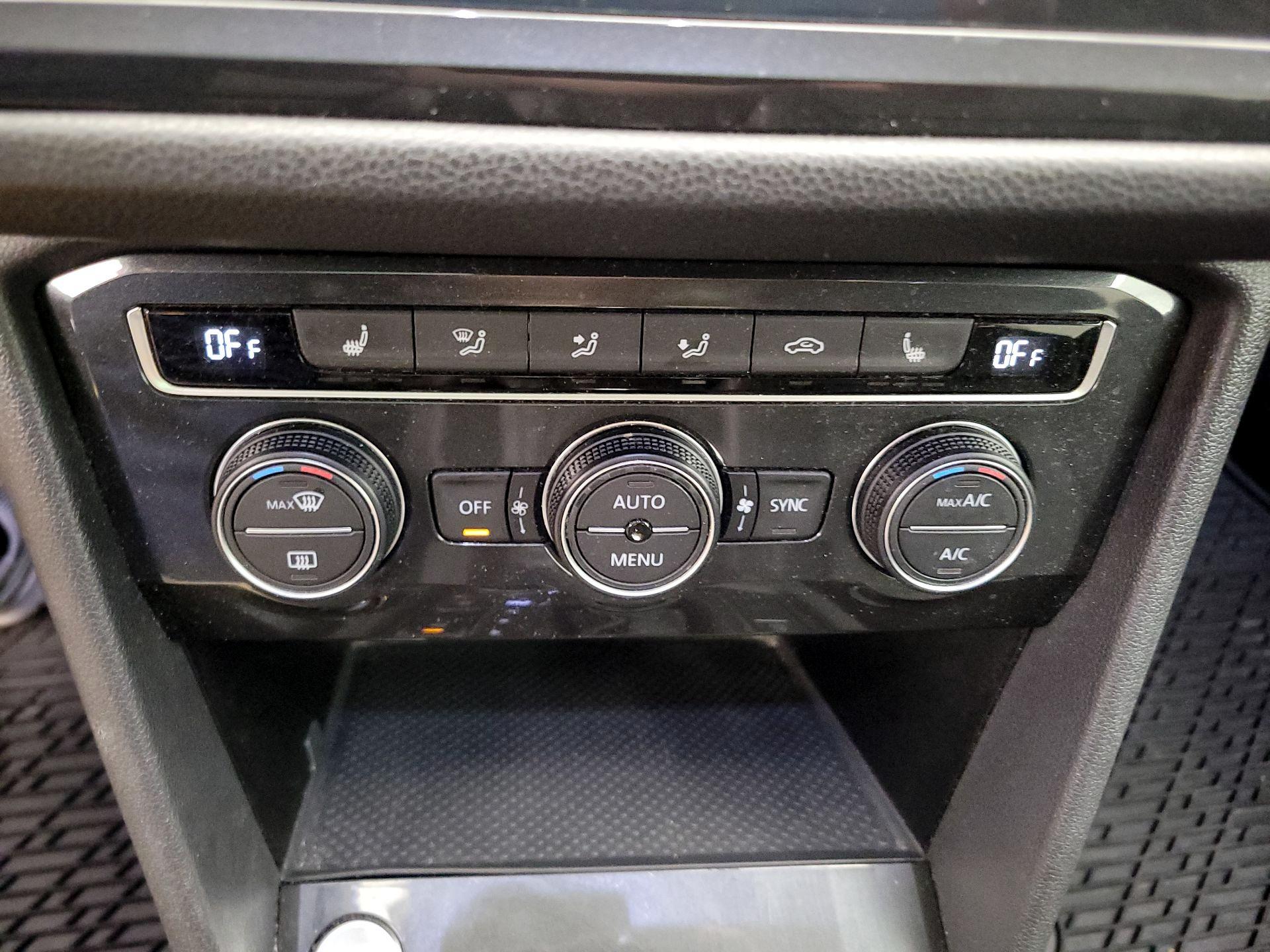 Thumbnail: 2018 Volkswagen Tiguan - 17