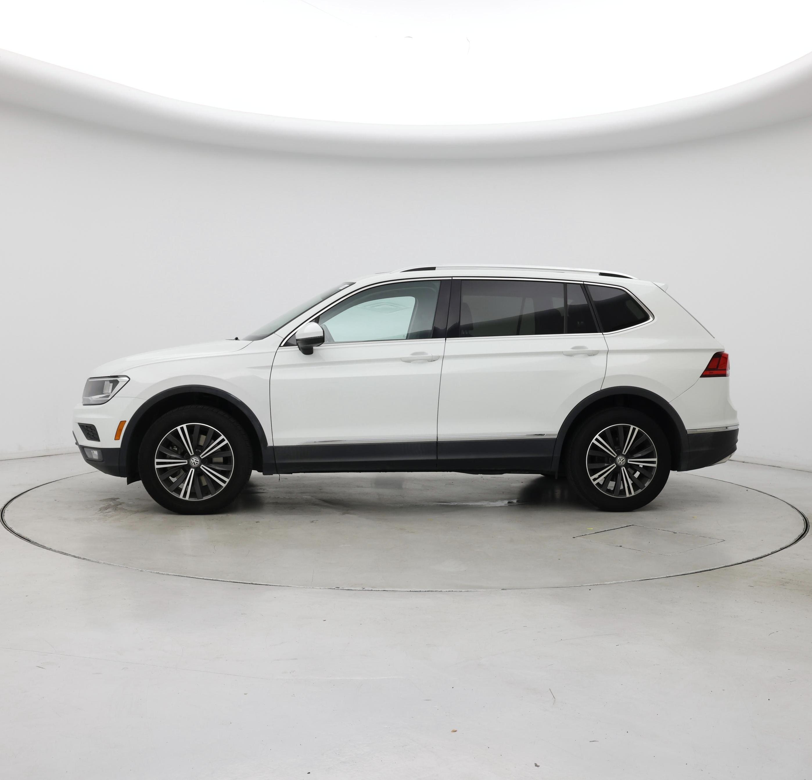 Thumbnail: 2018 Volkswagen Tiguan - 3