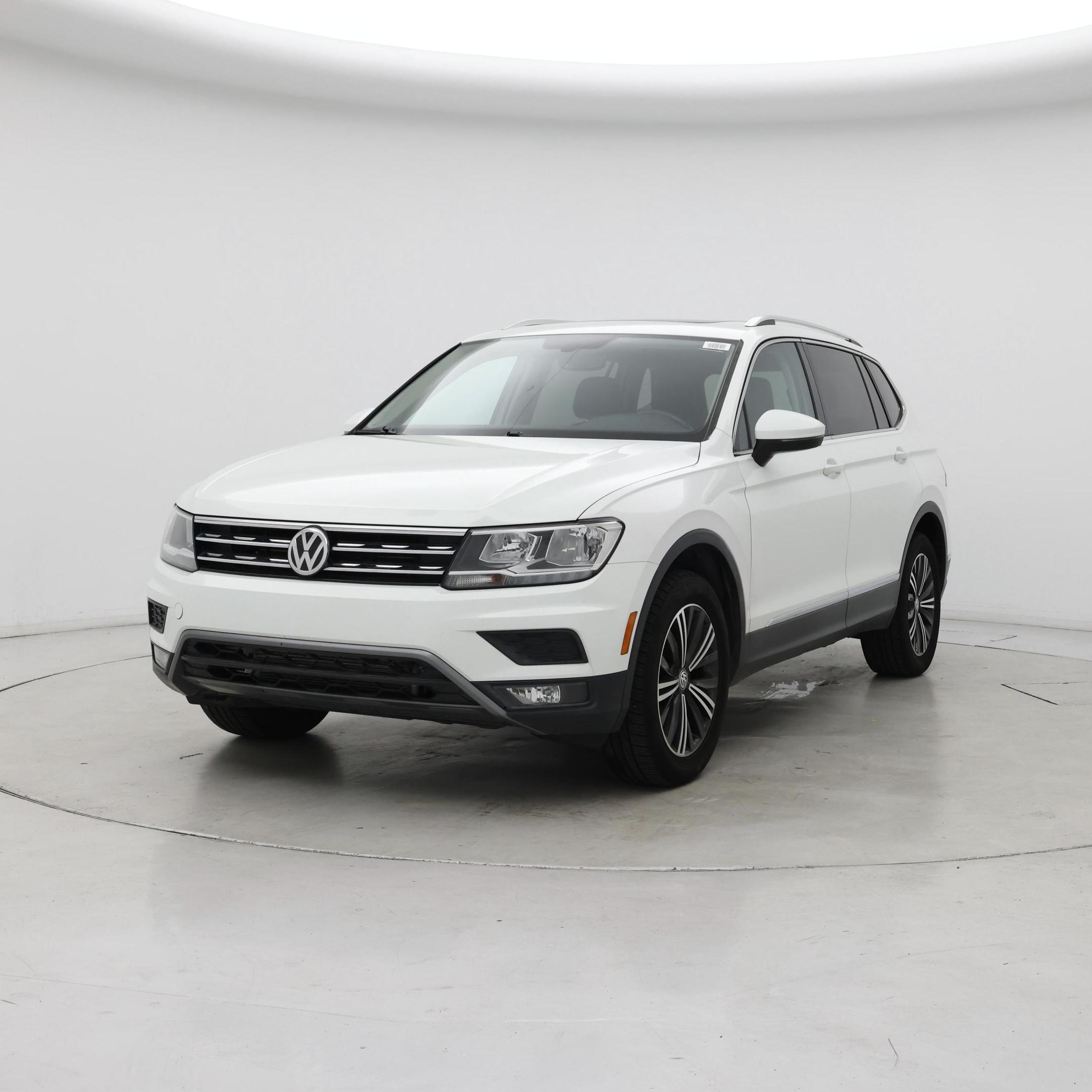 Thumbnail: 2018 Volkswagen Tiguan - 4