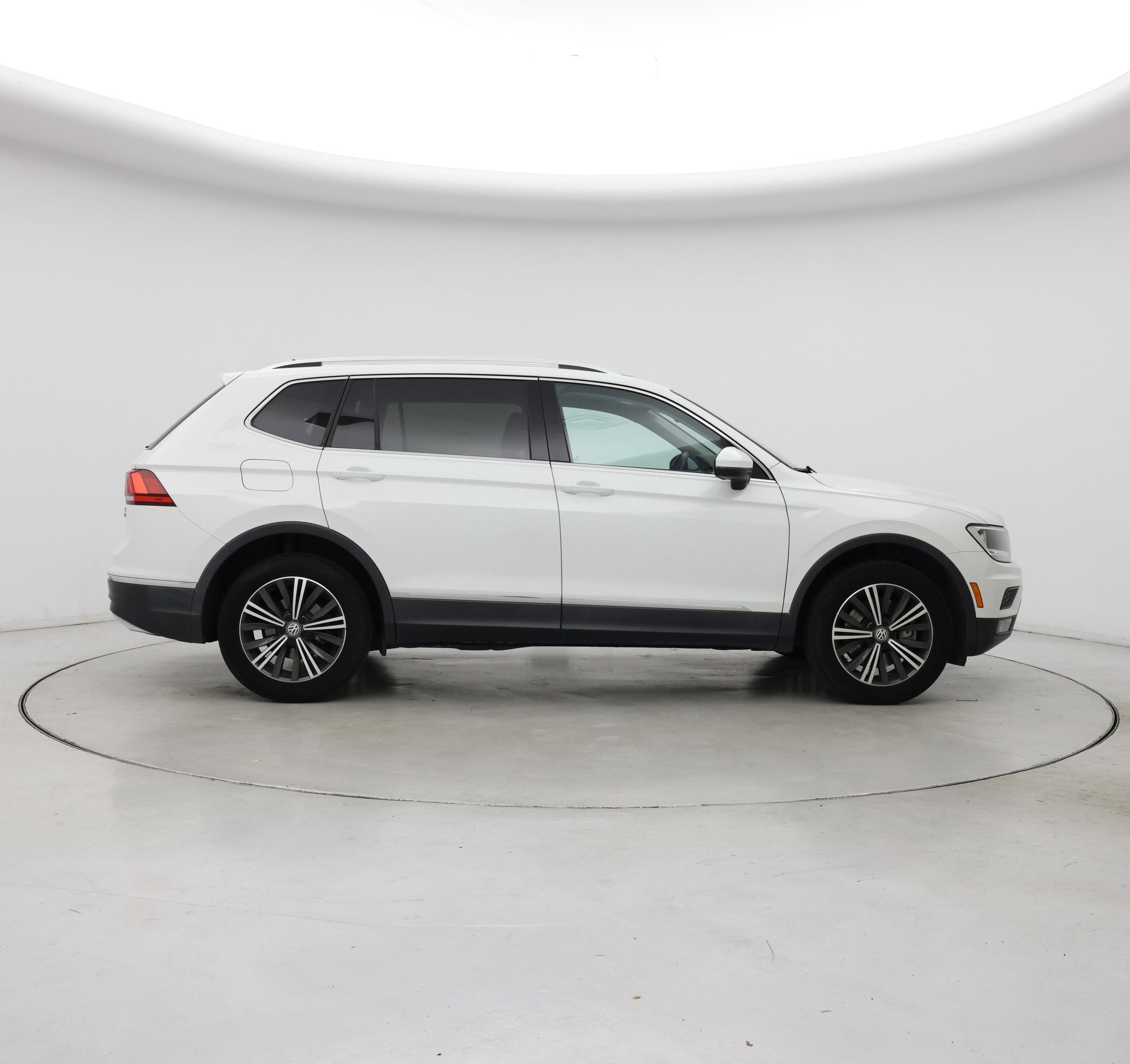 Thumbnail: 2018 Volkswagen Tiguan - 7