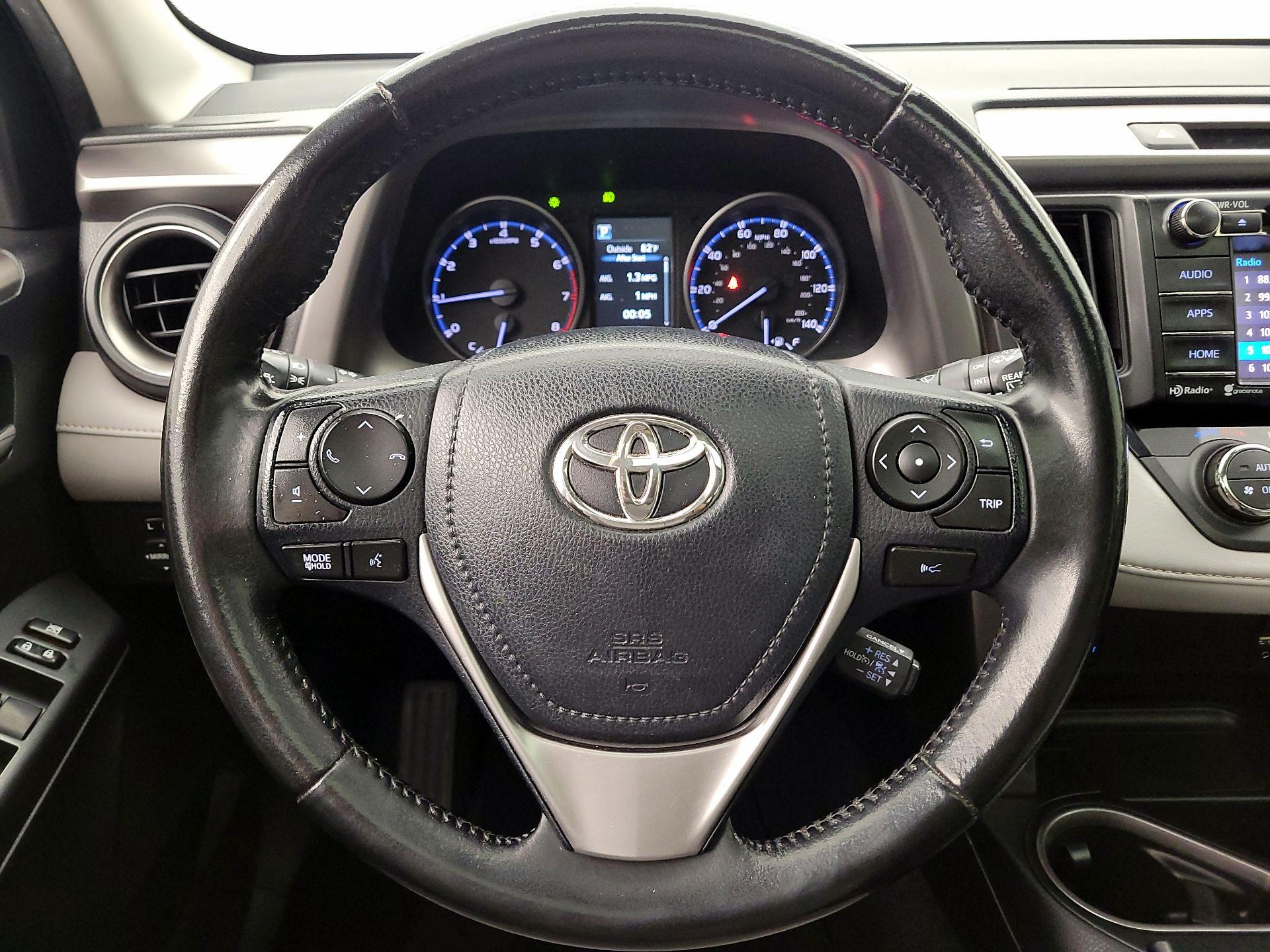 Thumbnail: 2018 Toyota RAV4 - 10