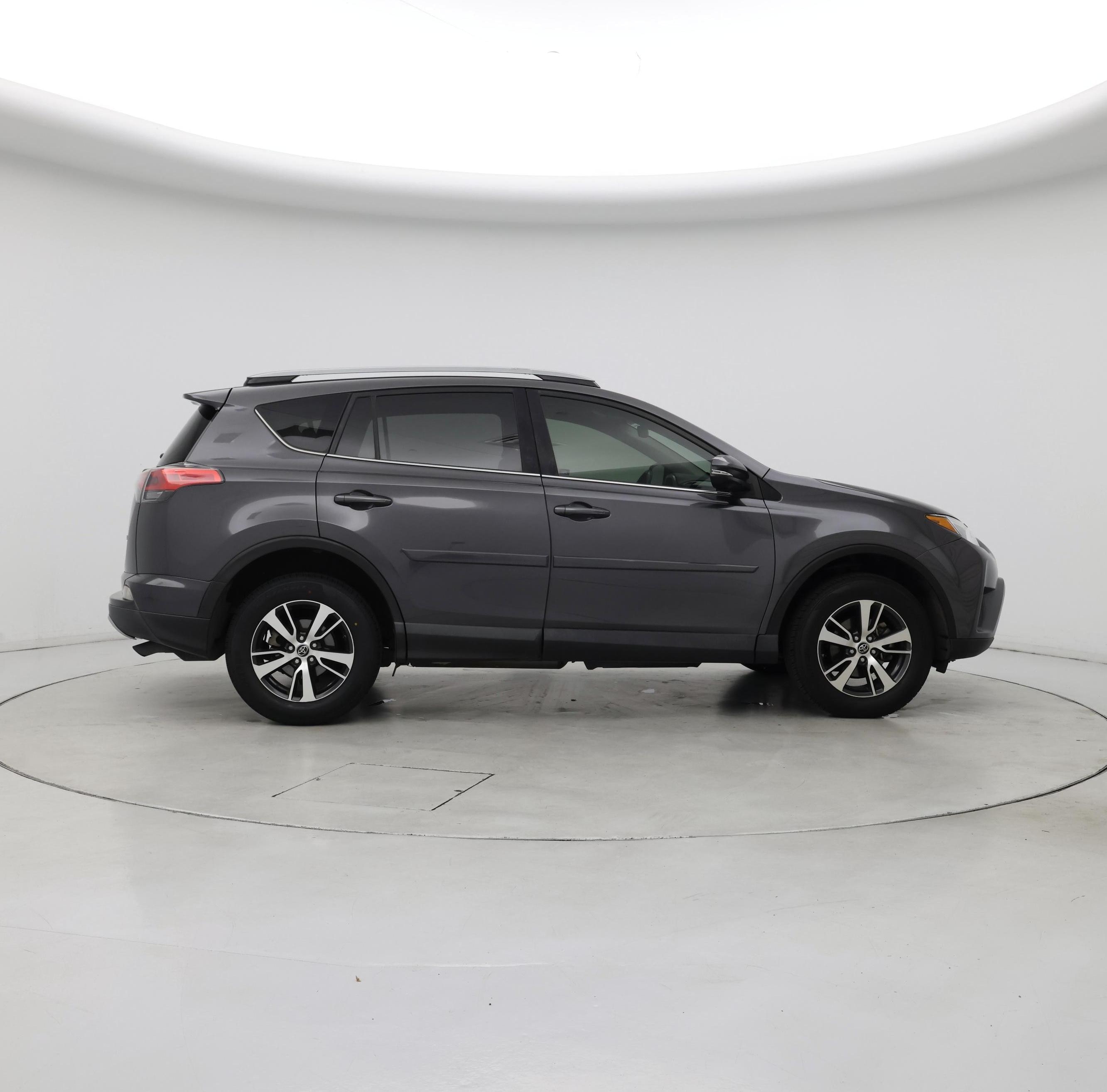 Thumbnail: 2018 Toyota RAV4 - 7
