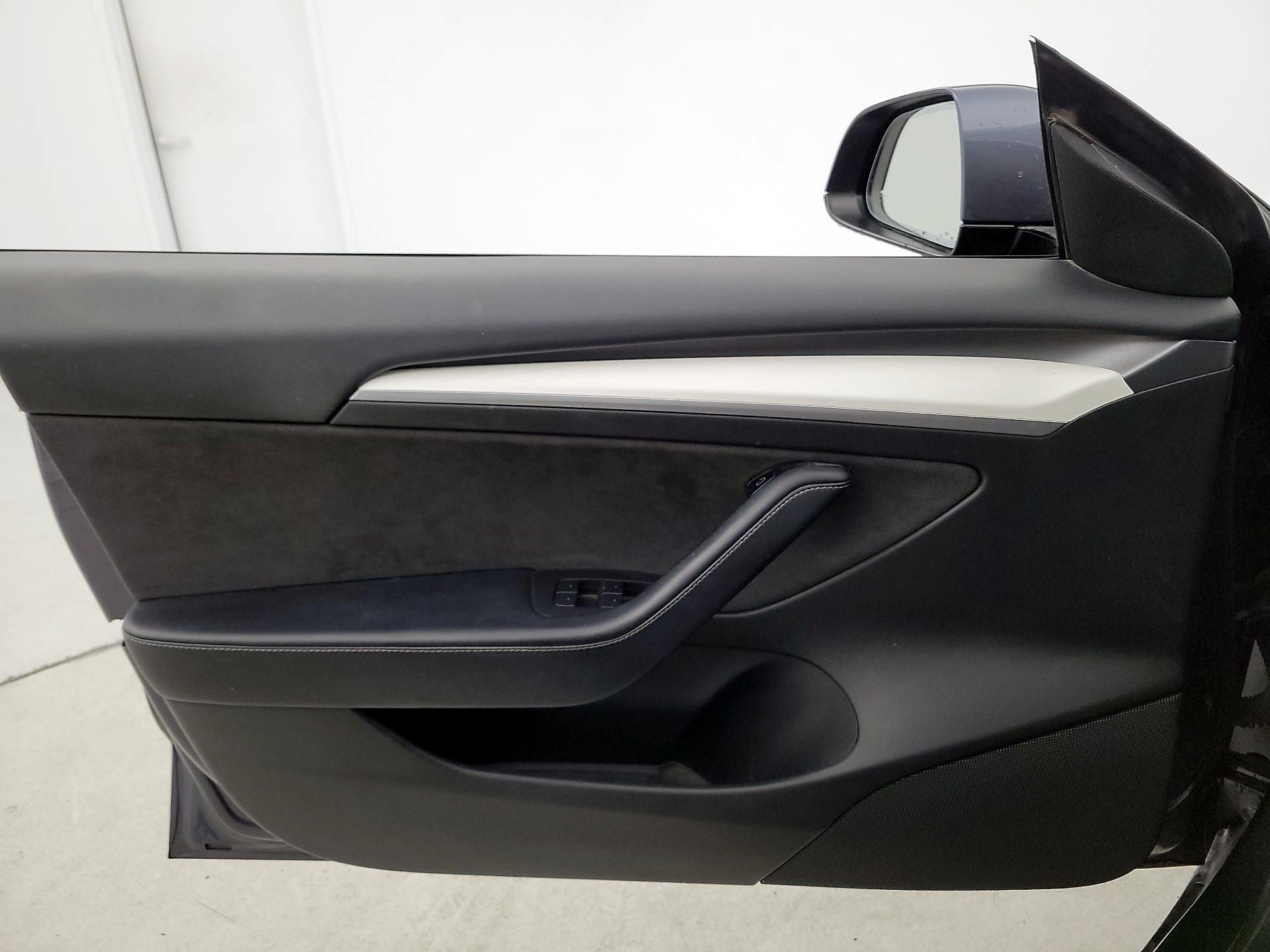 Thumbnail: 2021 Tesla Model 3 - 12