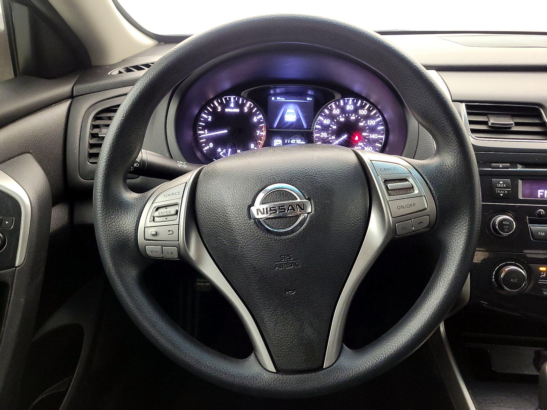 Thumbnail: 2014 Nissan Altima - 10