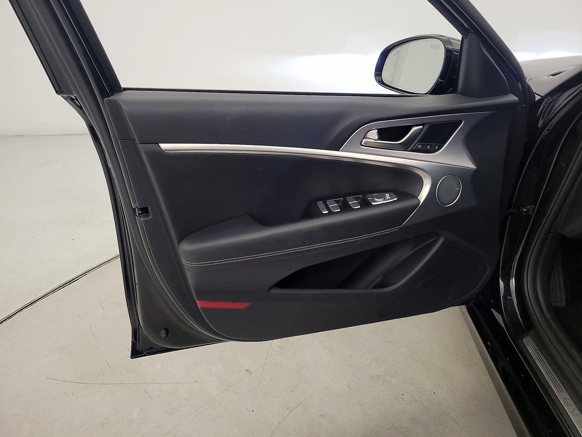 Thumbnail: 2019 Genesis G70 - 12