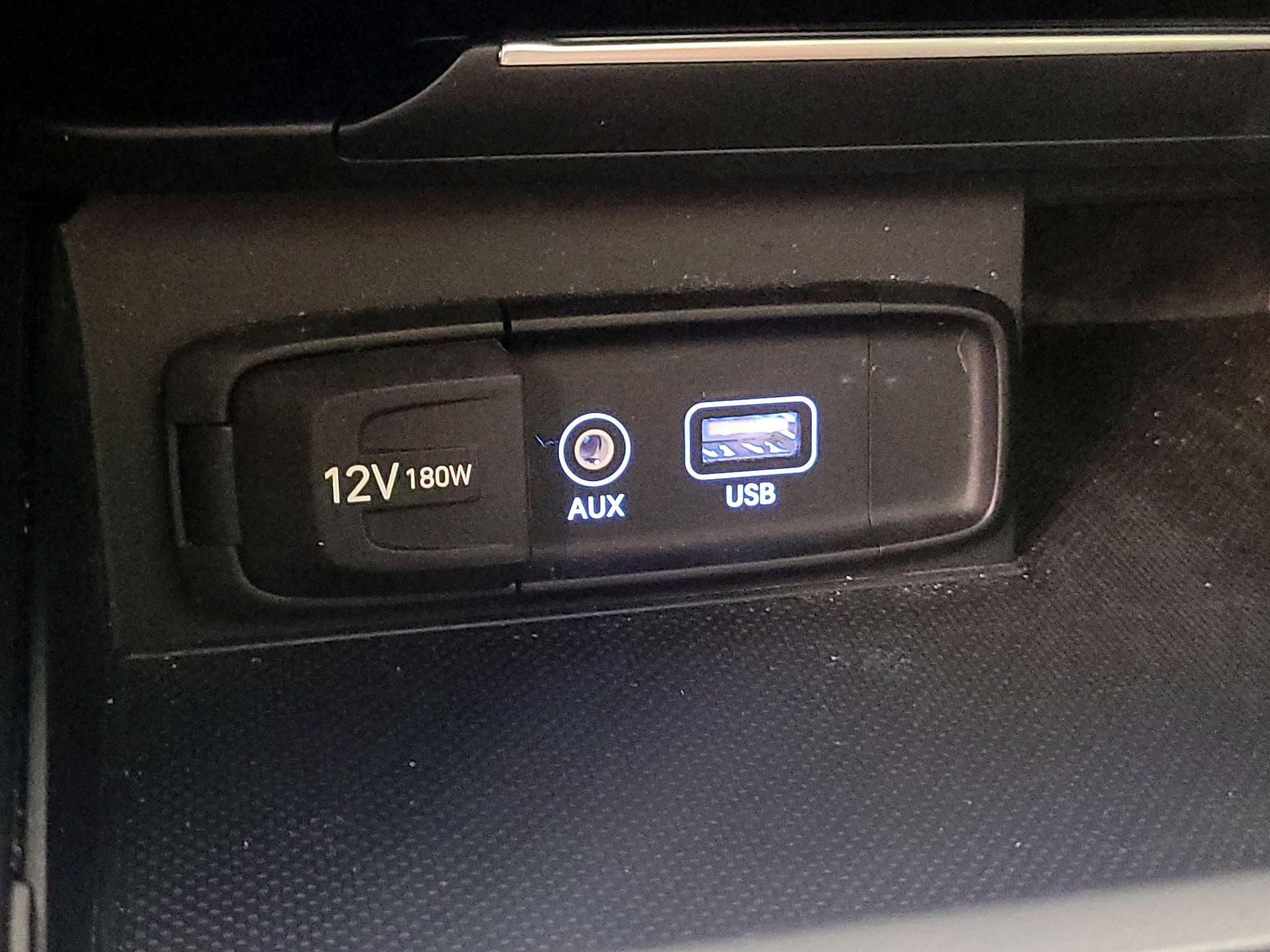 Thumbnail: 2019 Genesis G70 - 19