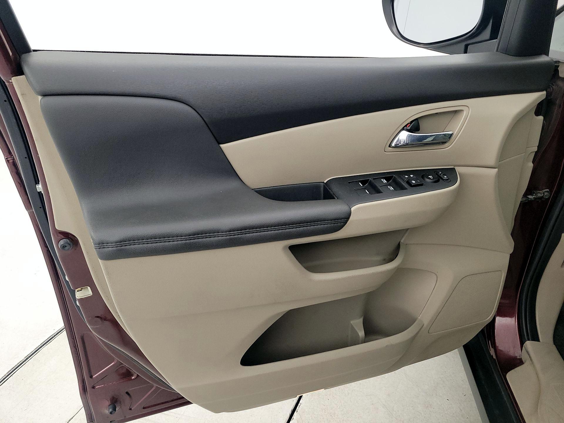 Thumbnail: 2016 Honda Odyssey - 12