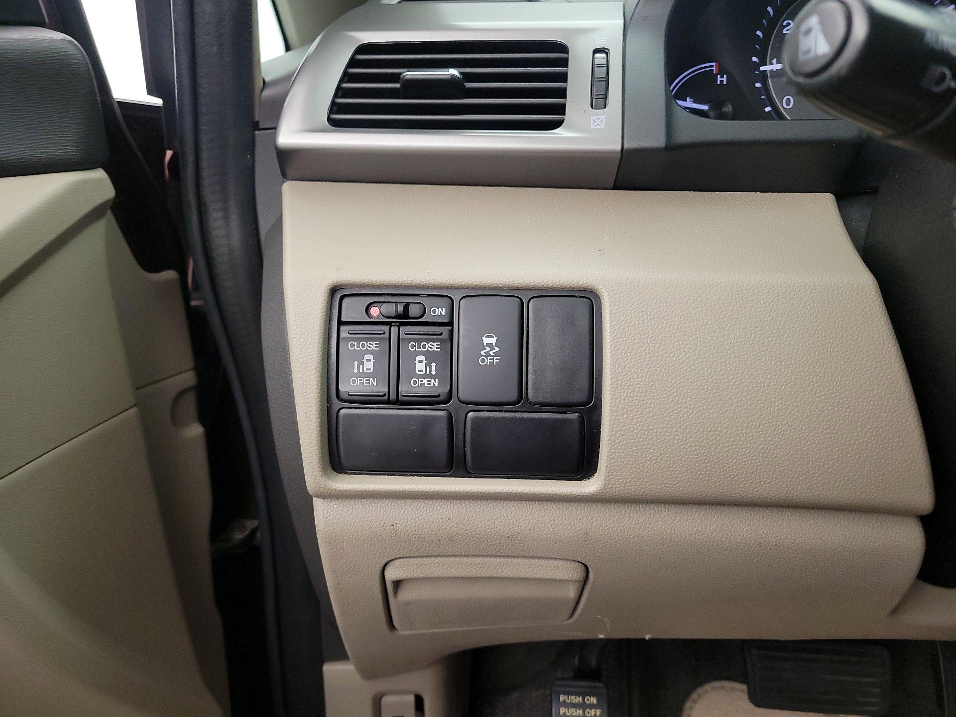 Thumbnail: 2016 Honda Odyssey - 13
