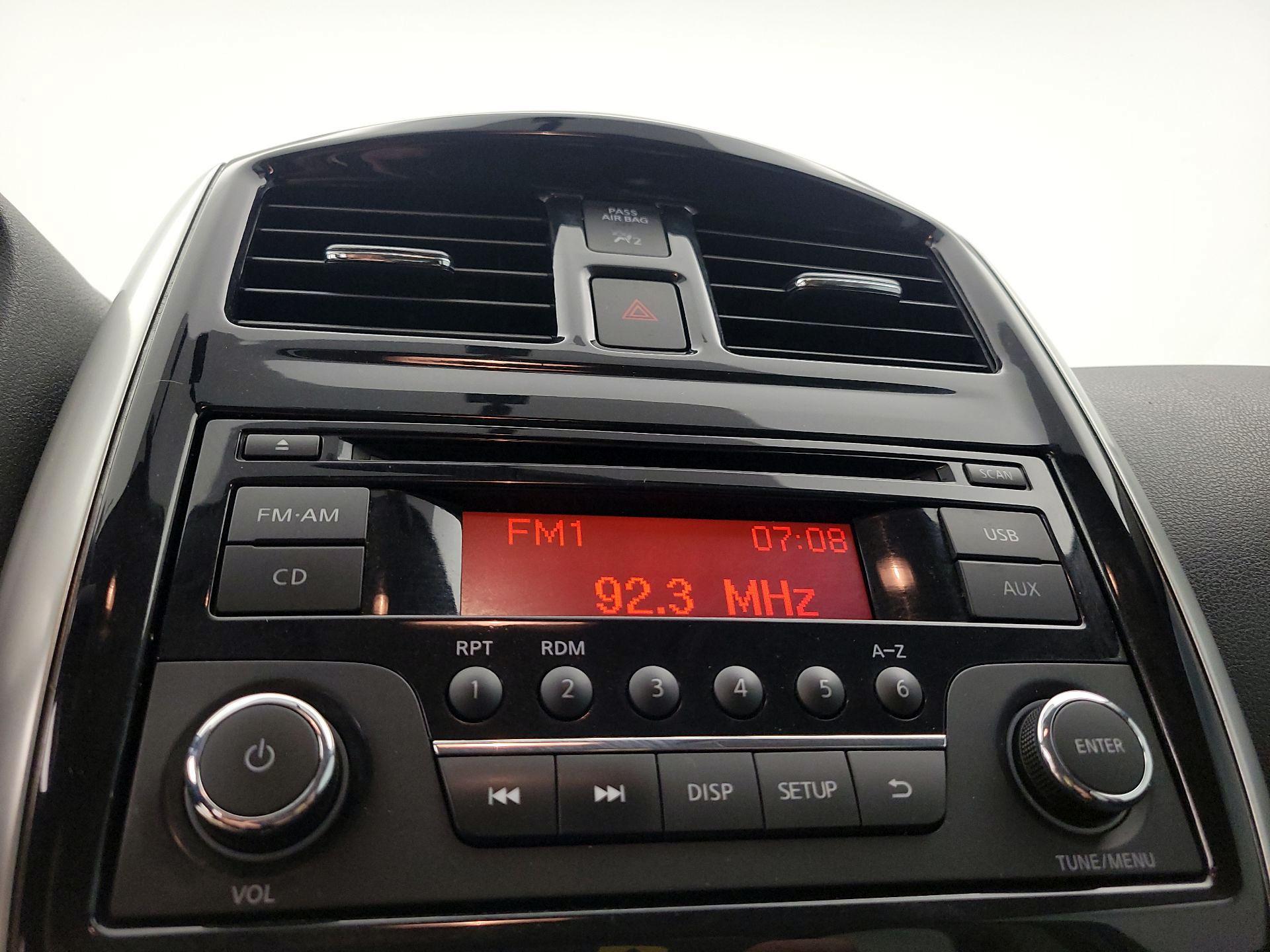 Thumbnail: 2015 Nissan Versa Note - 14