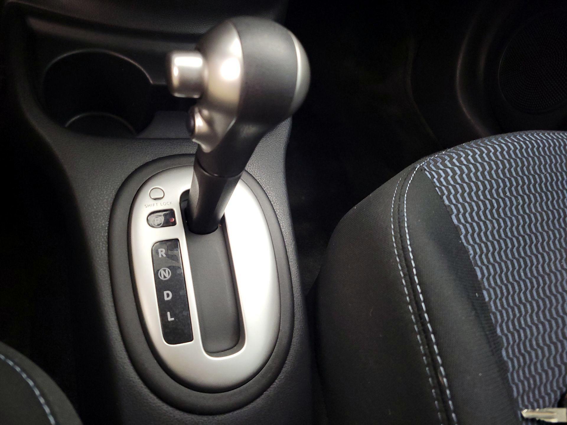 Thumbnail: 2015 Nissan Versa Note - 16