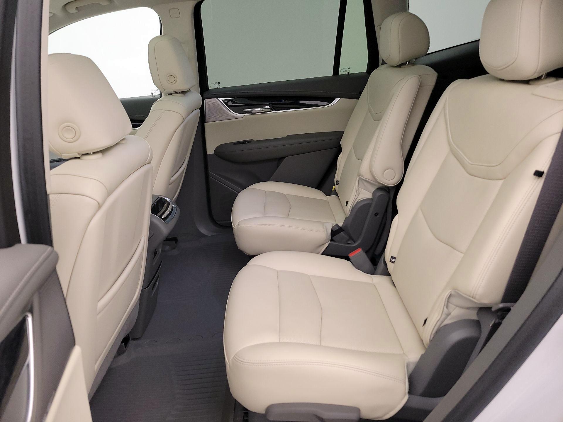 Thumbnail: 2021 Cadillac XT6 - 20