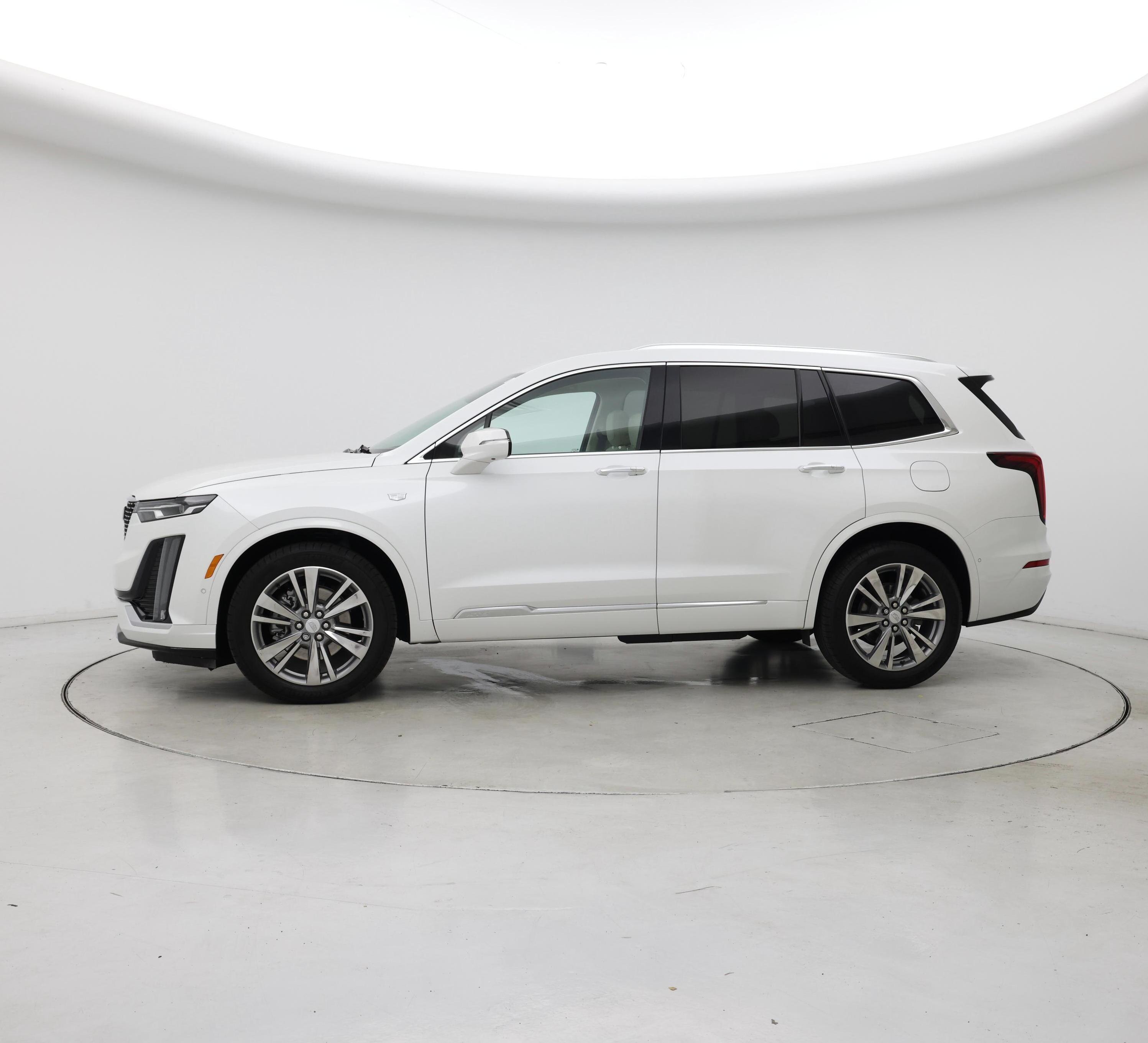 Thumbnail: 2021 Cadillac XT6 - 3