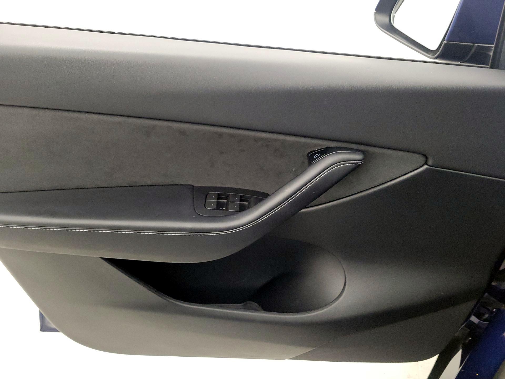 Thumbnail: 2022 Tesla Model Y - 12
