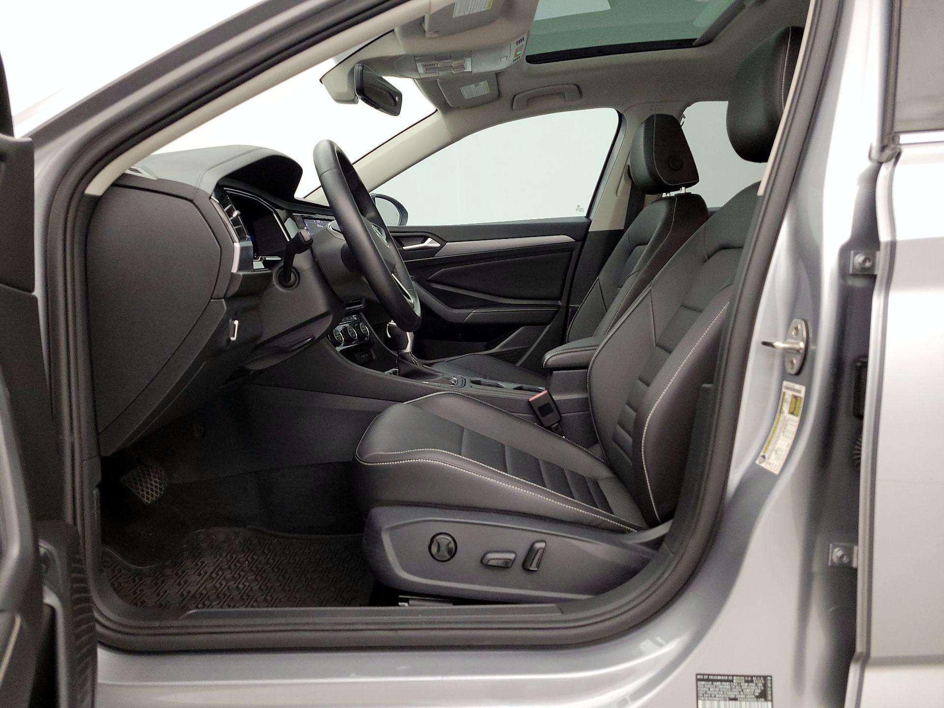 Thumbnail: 2022 Volkswagen Jetta - 11