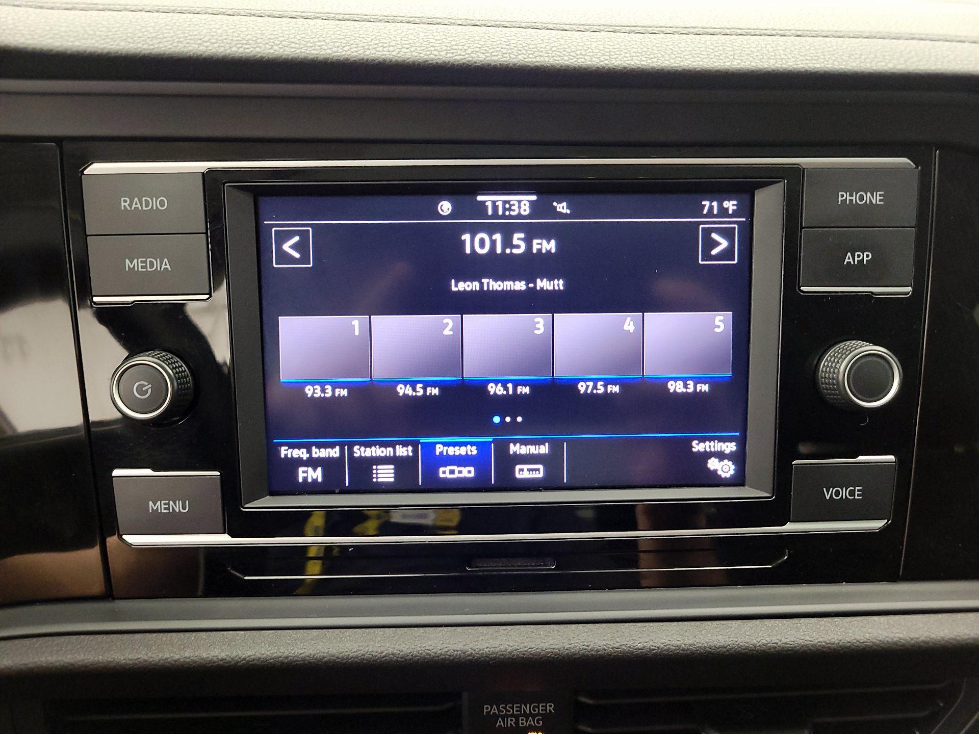 Thumbnail: 2022 Volkswagen Jetta - 15