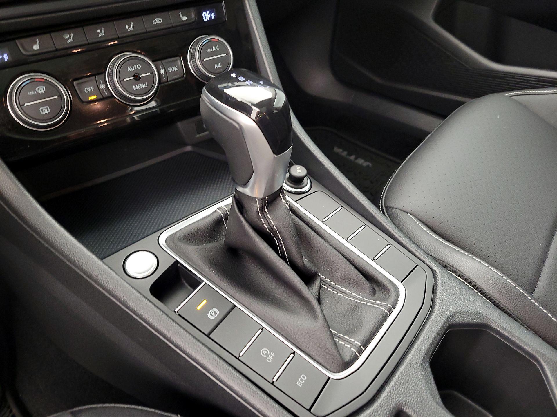 Thumbnail: 2022 Volkswagen Jetta - 17