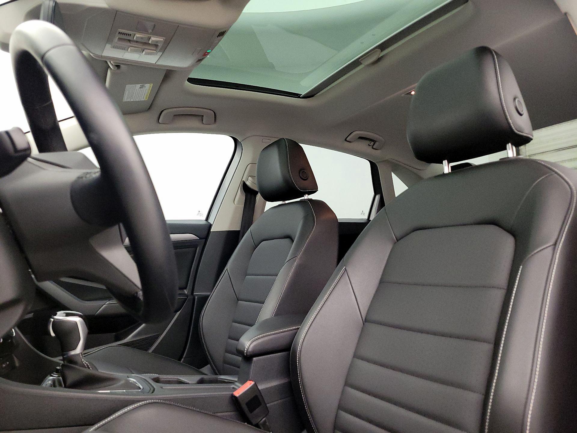 Thumbnail: 2022 Volkswagen Jetta - 19