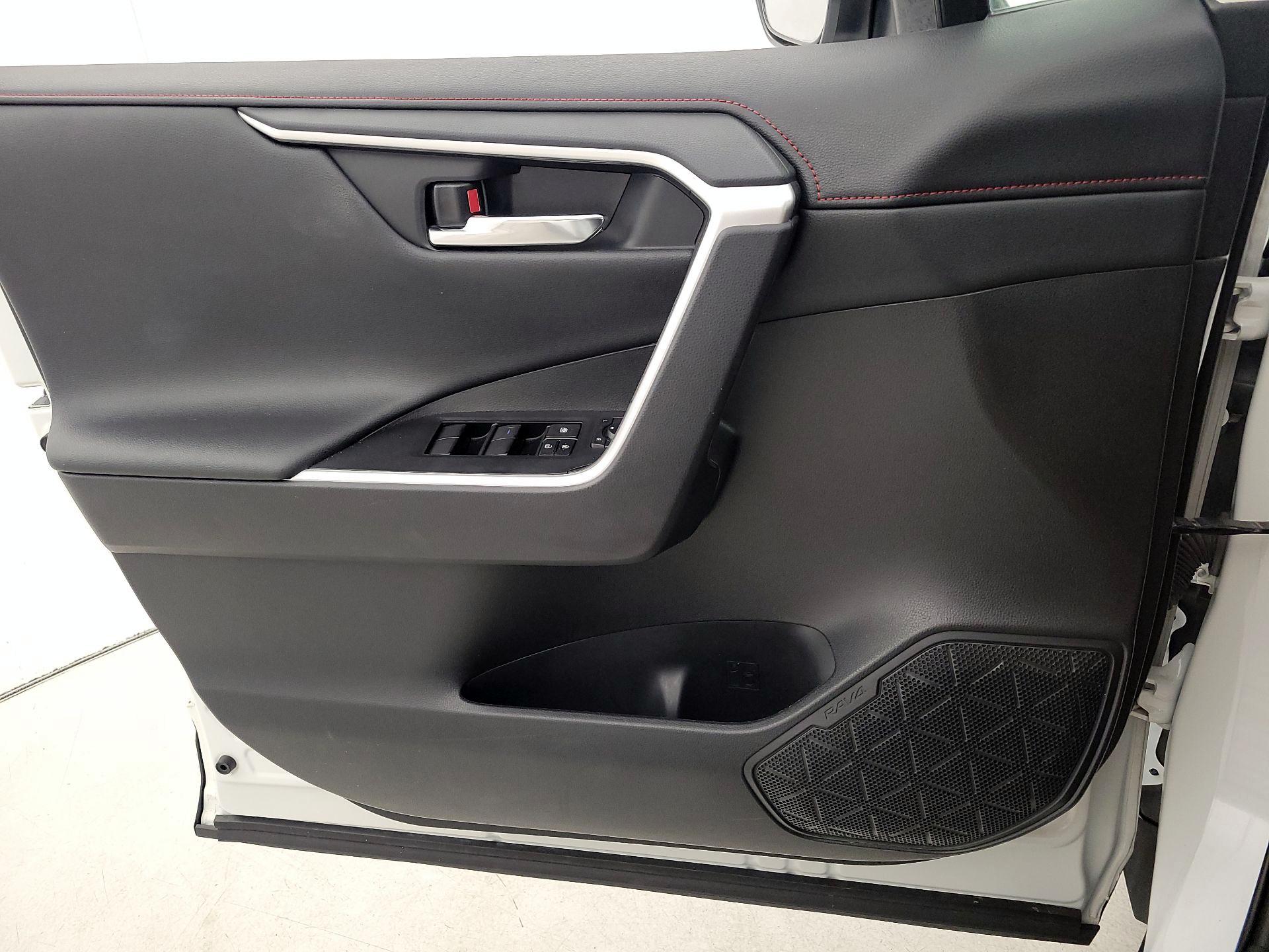 Thumbnail: 2021 Toyota RAV4 - 12