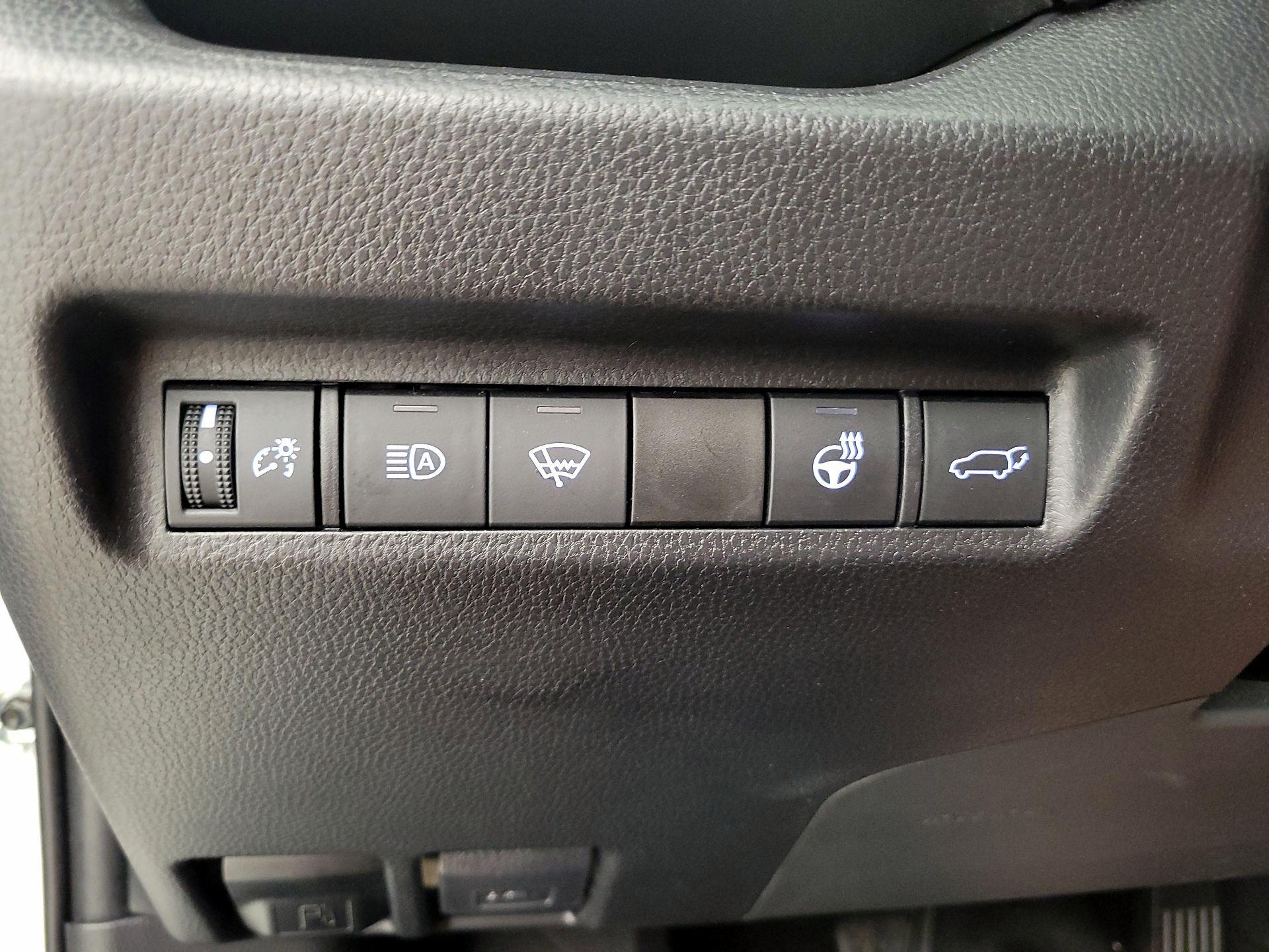 Thumbnail: 2021 Toyota RAV4 - 13