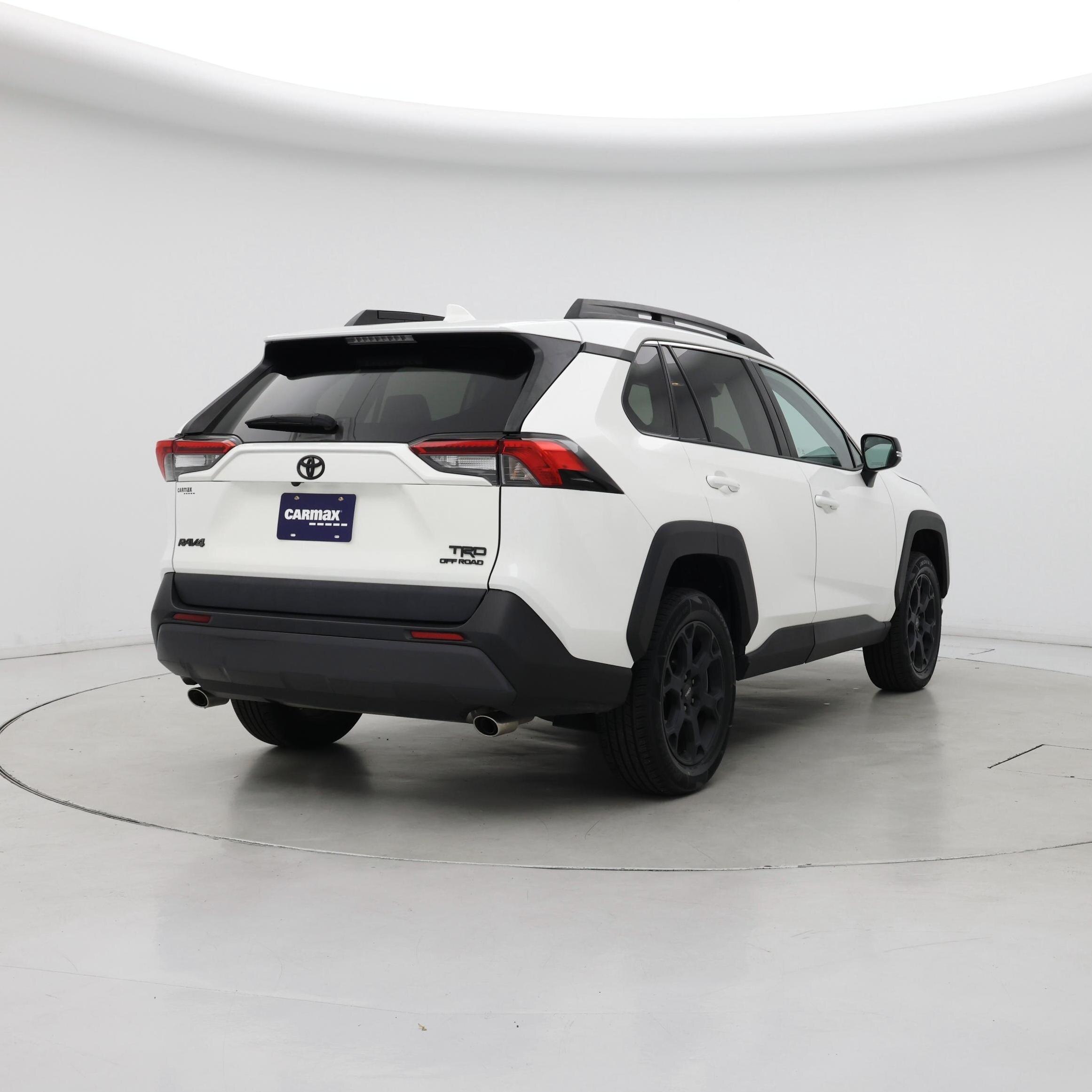 Thumbnail: 2021 Toyota RAV4 - 8