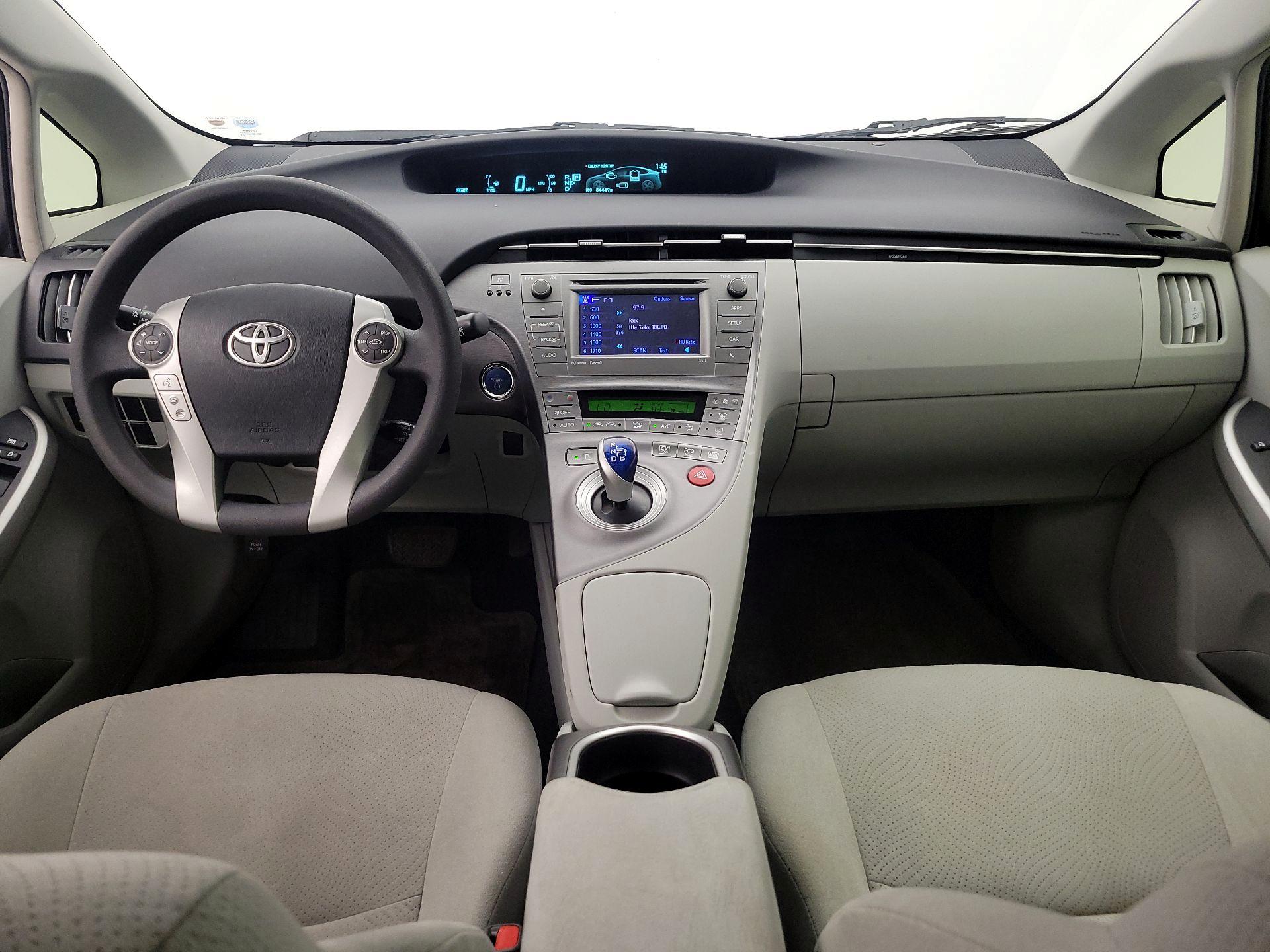 Thumbnail: 2015 Toyota Prius - 9