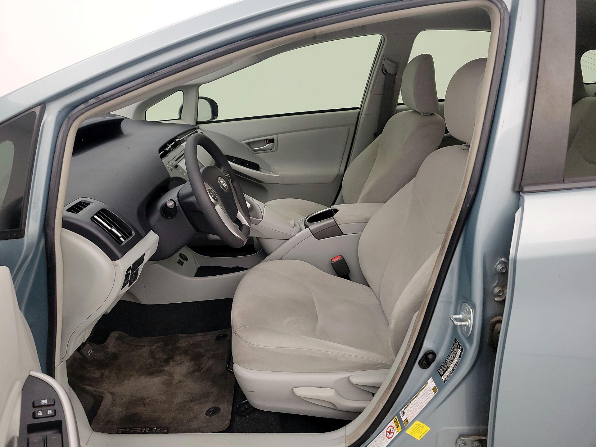 Thumbnail: 2015 Toyota Prius - 11