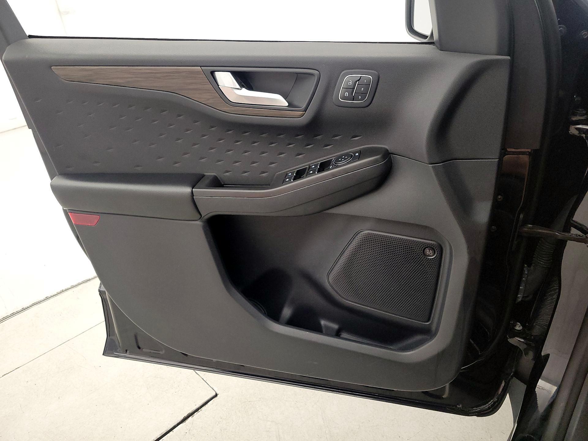 Thumbnail: 2020 Ford Escape - 12
